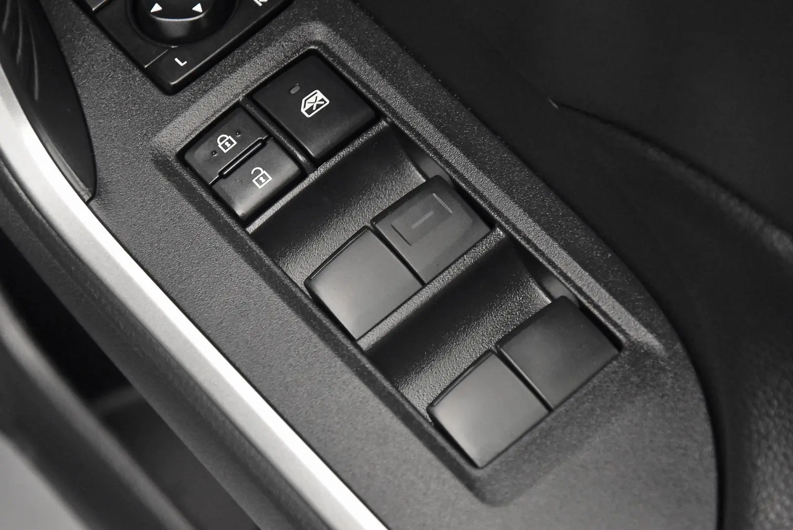 2025 Toyota RAV4 Gallery Image 10