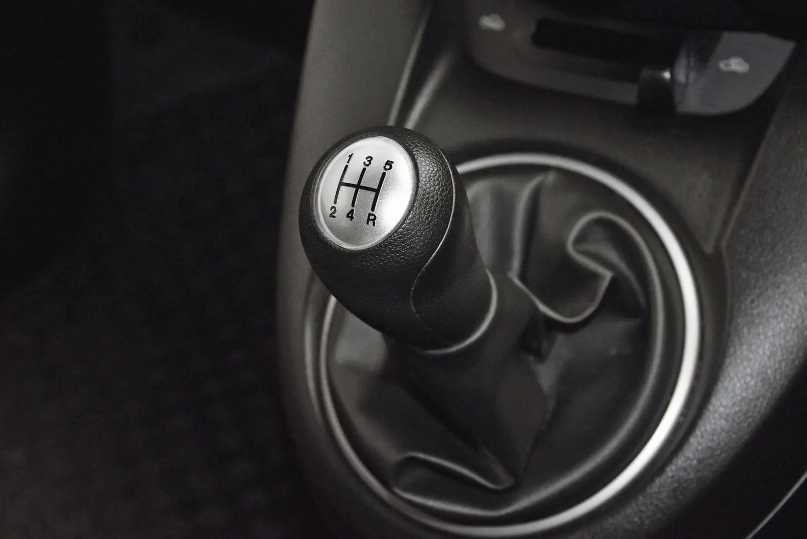 2014 Mazda 2 Gallery Image 12