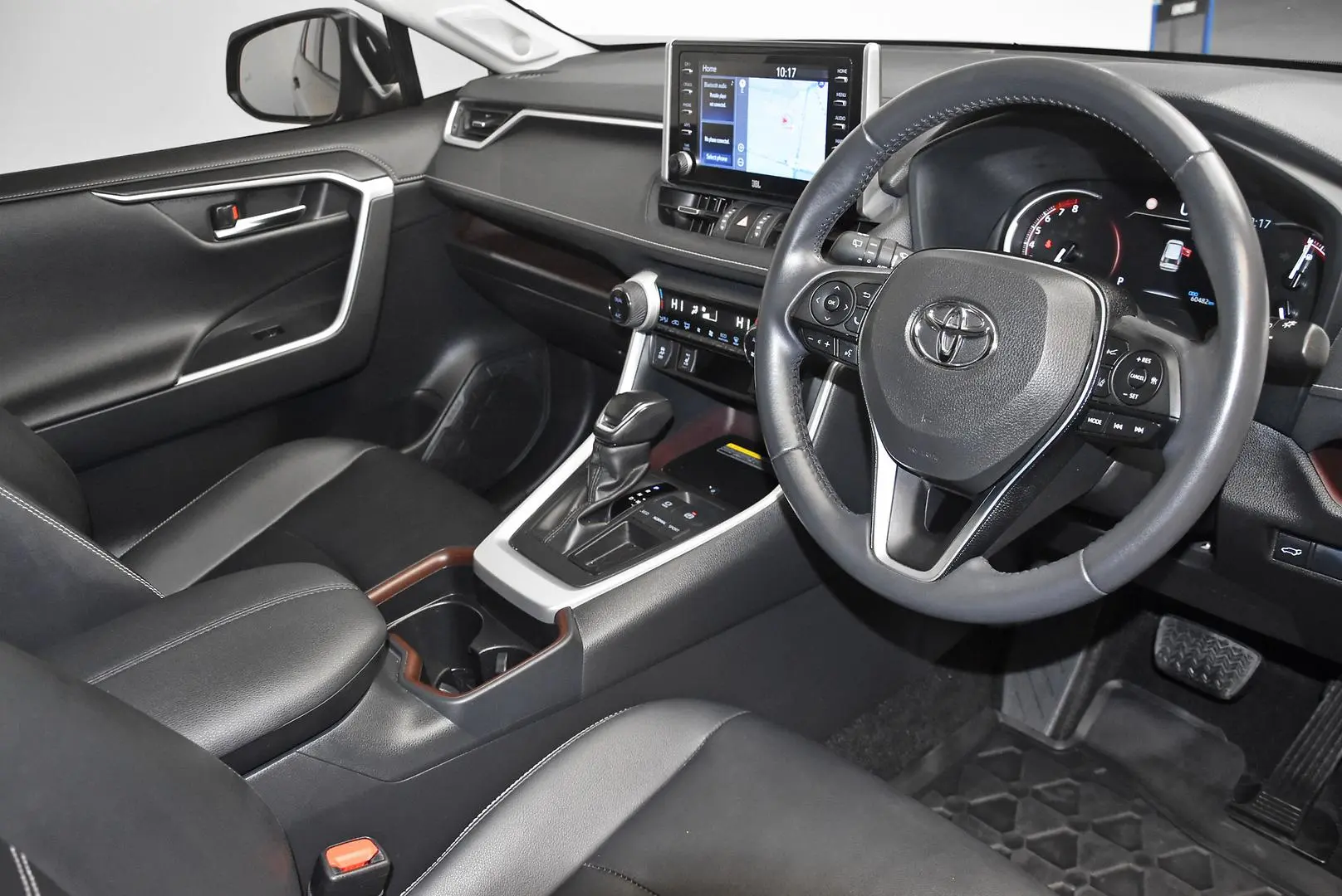 2019 Toyota RAV4 Gallery Image 9