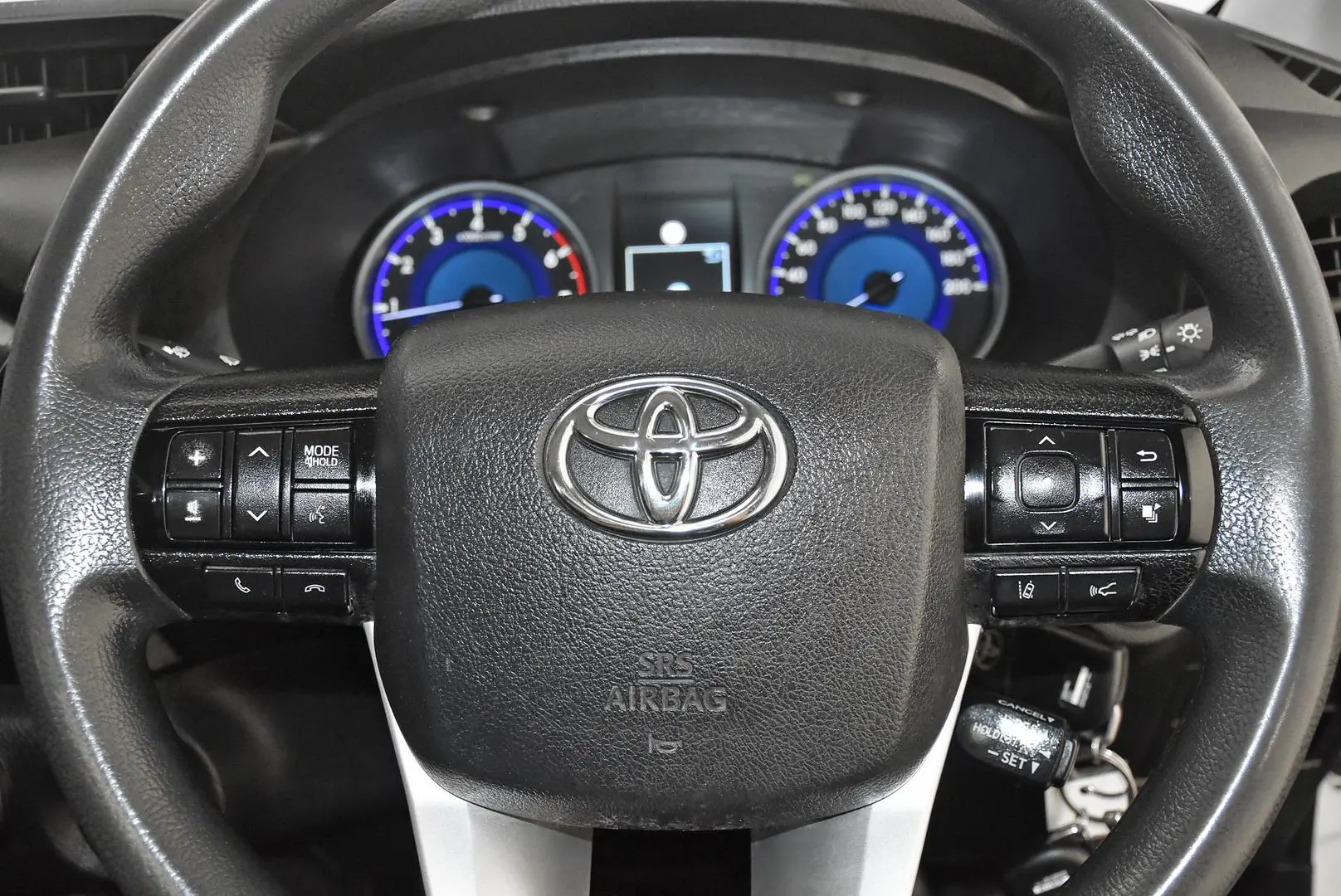 2019 Toyota Hilux Gallery Image 13