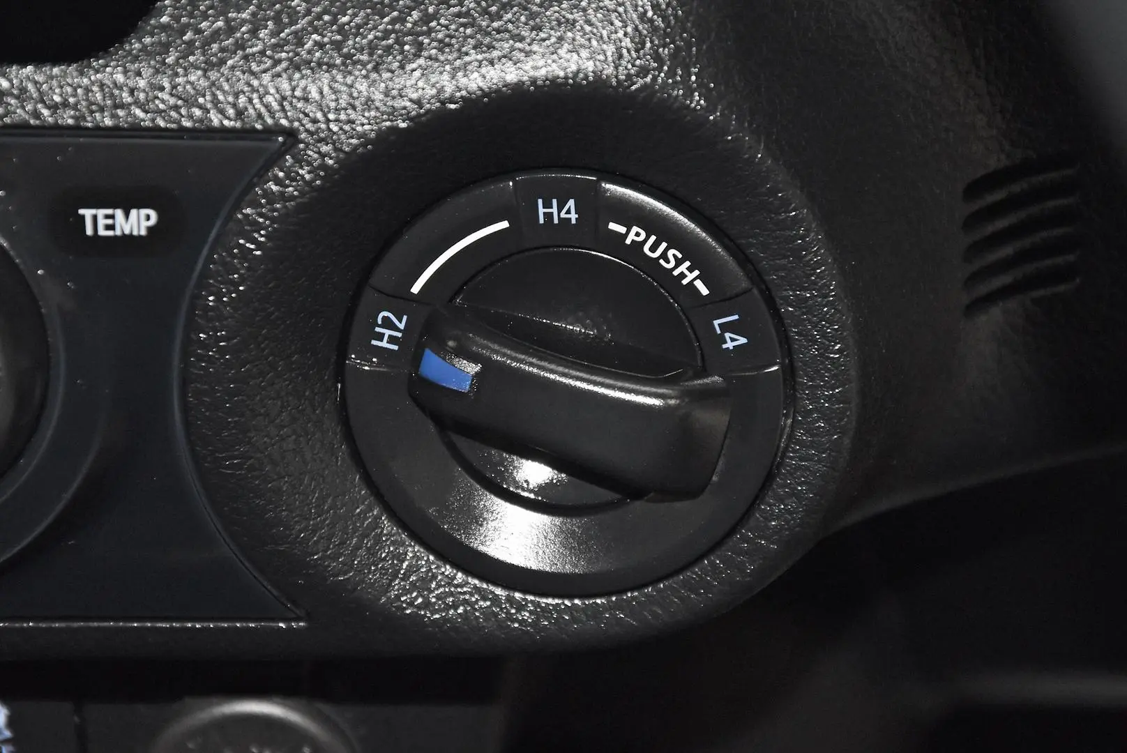 2025 Toyota Hilux Gallery Image 13