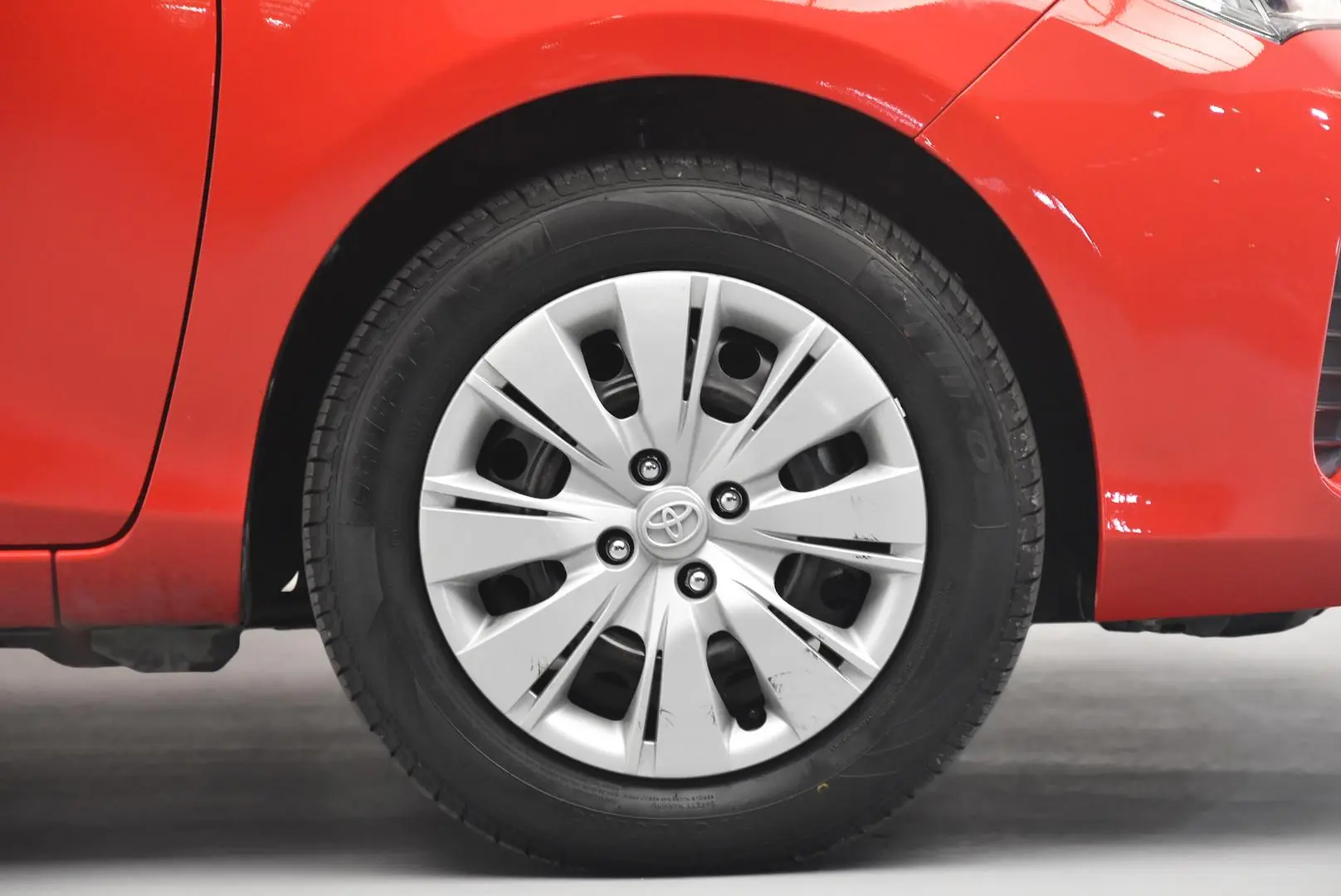 2016 Toyota Yaris Gallery Image 22