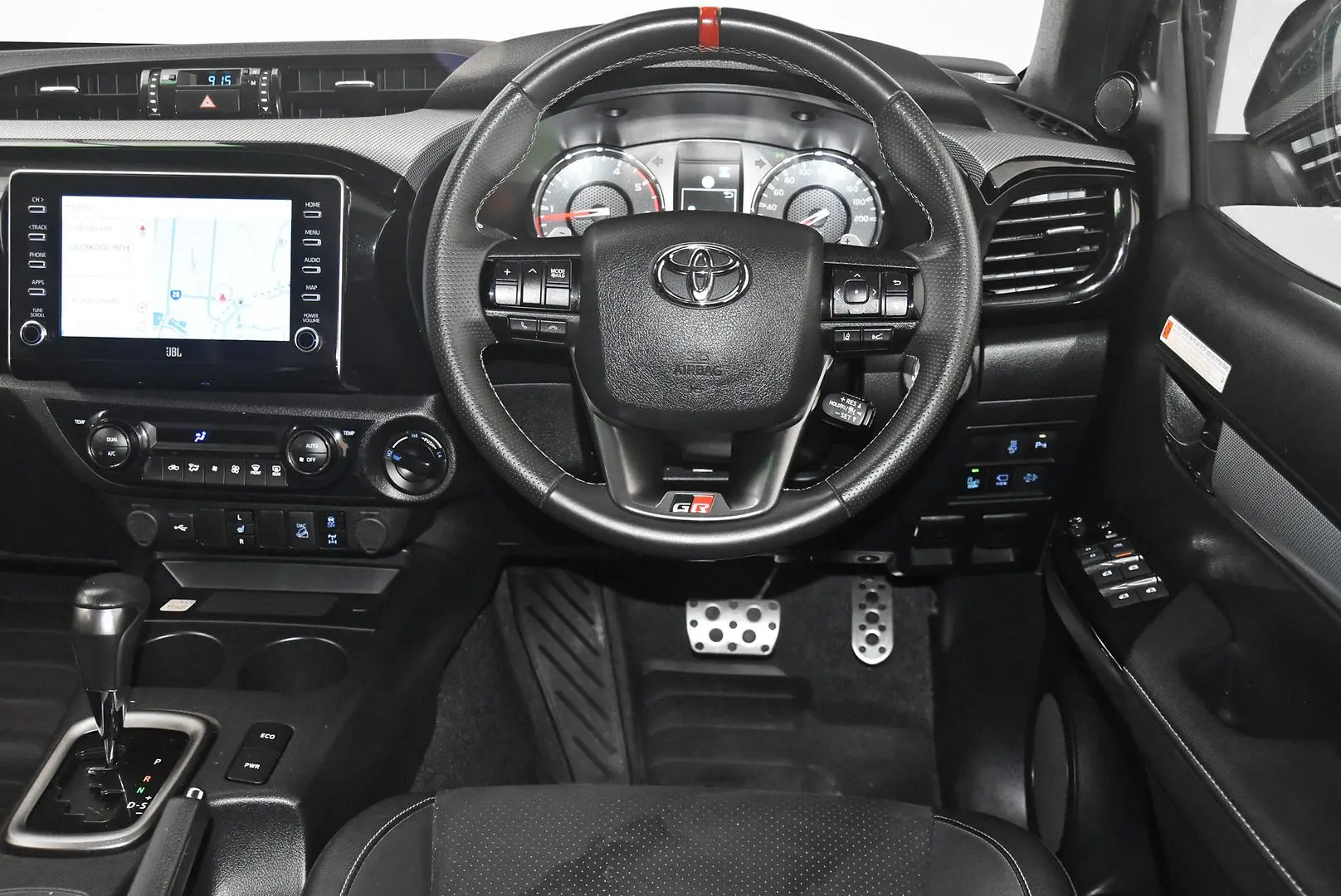 2024 Toyota Hilux Gallery Image 14