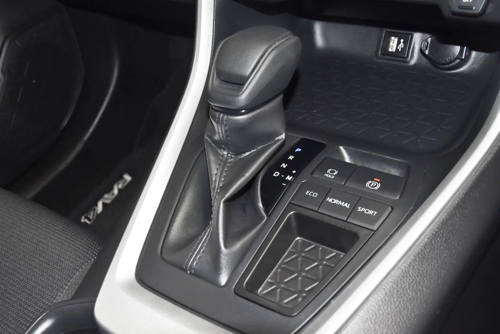 2022 Toyota RAV4 Gallery Image 13