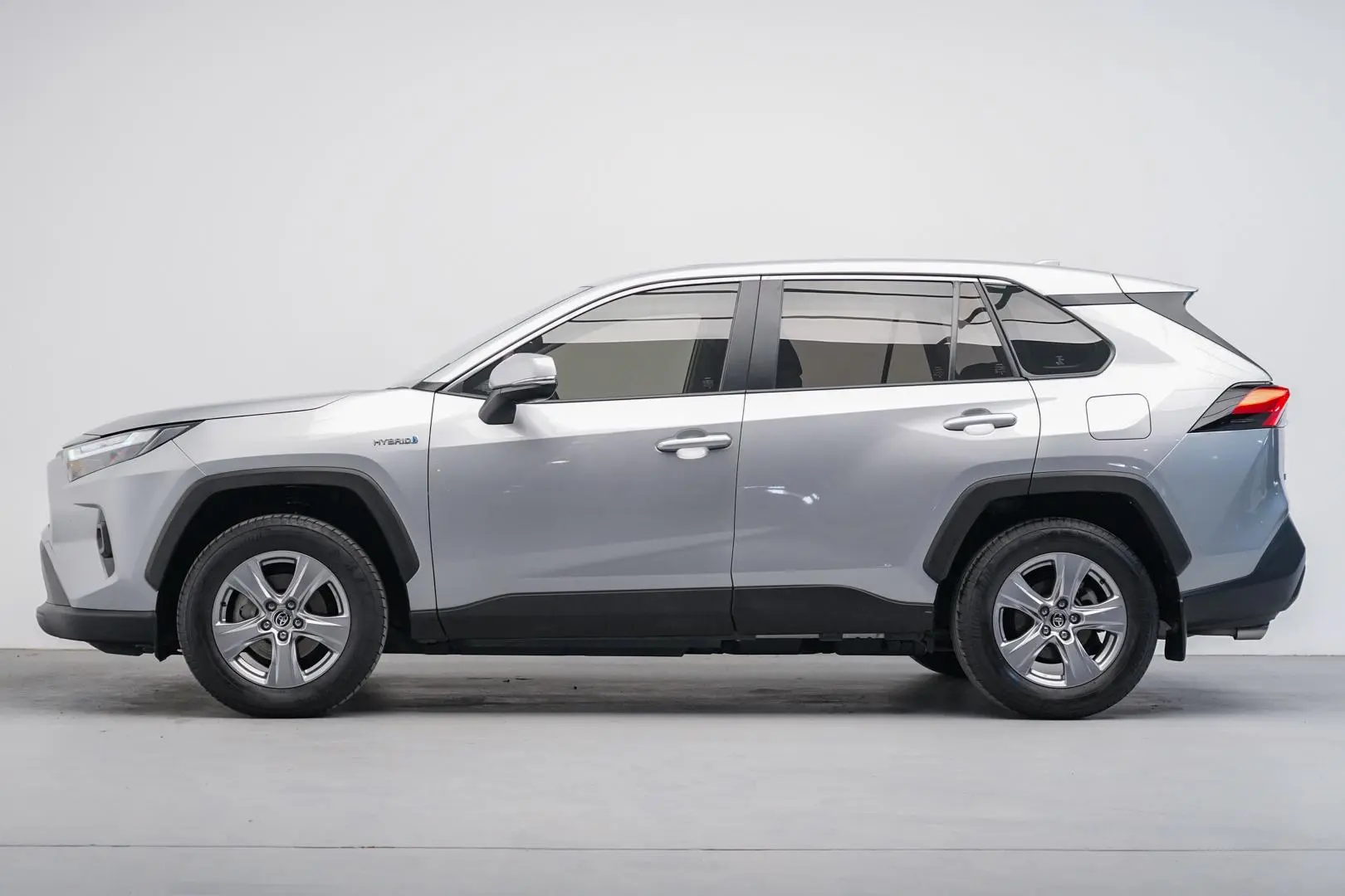 2022 Toyota RAV4 Gallery Image 3