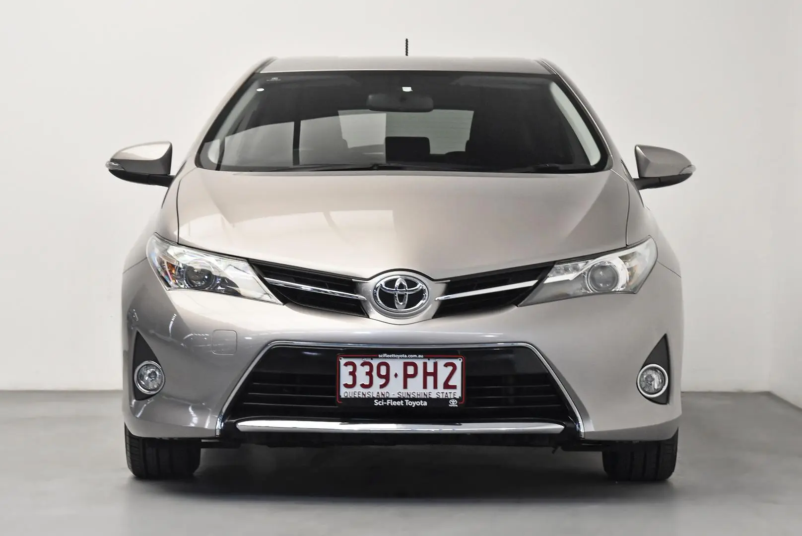 2013 Toyota Corolla Gallery Image 2