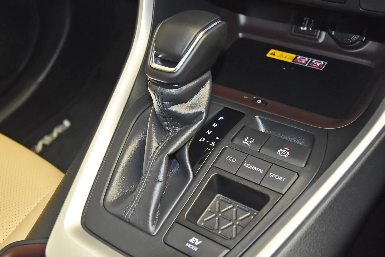 2024 Toyota RAV4 Gallery Image 14