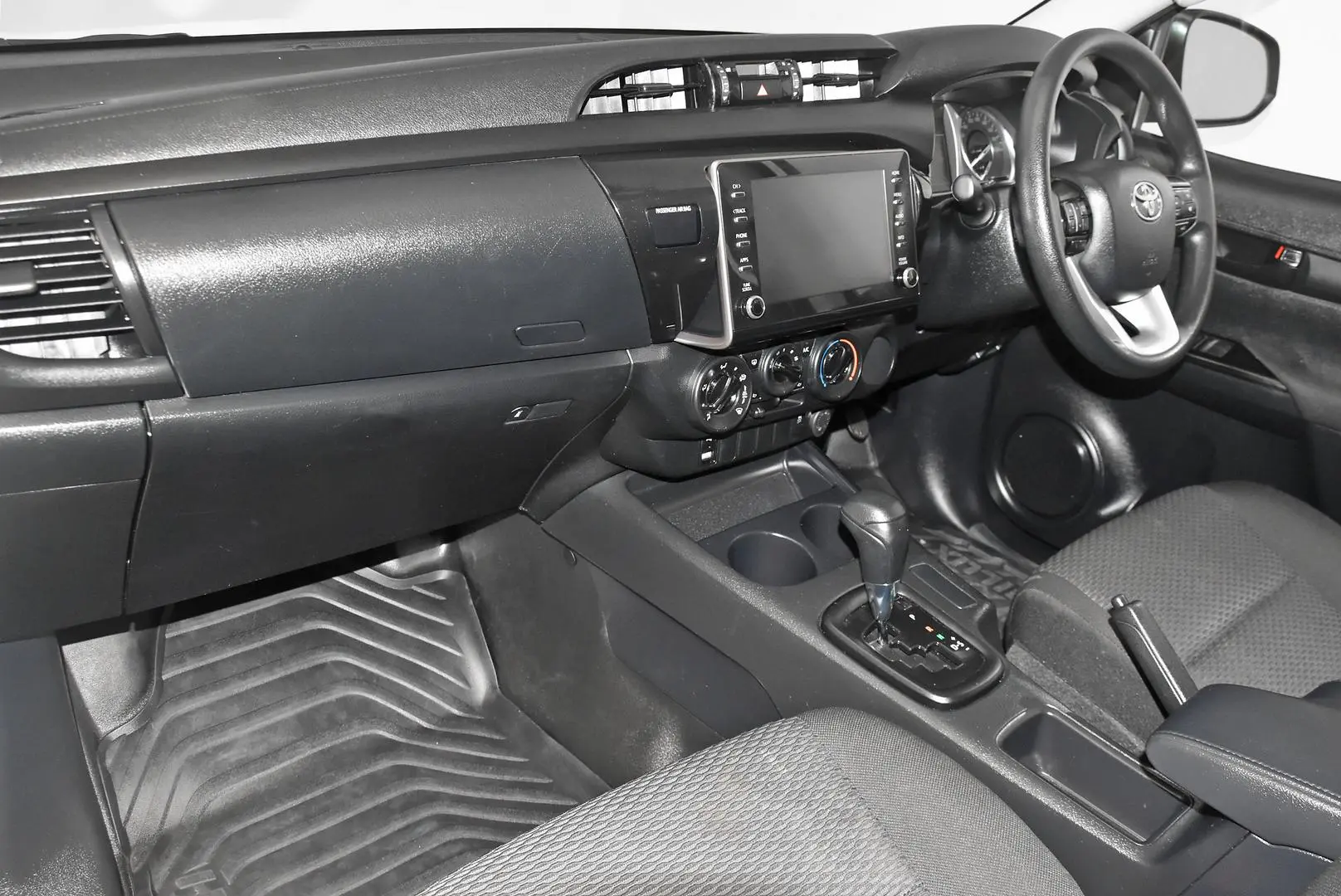 2021 Toyota Hilux Gallery Image 16