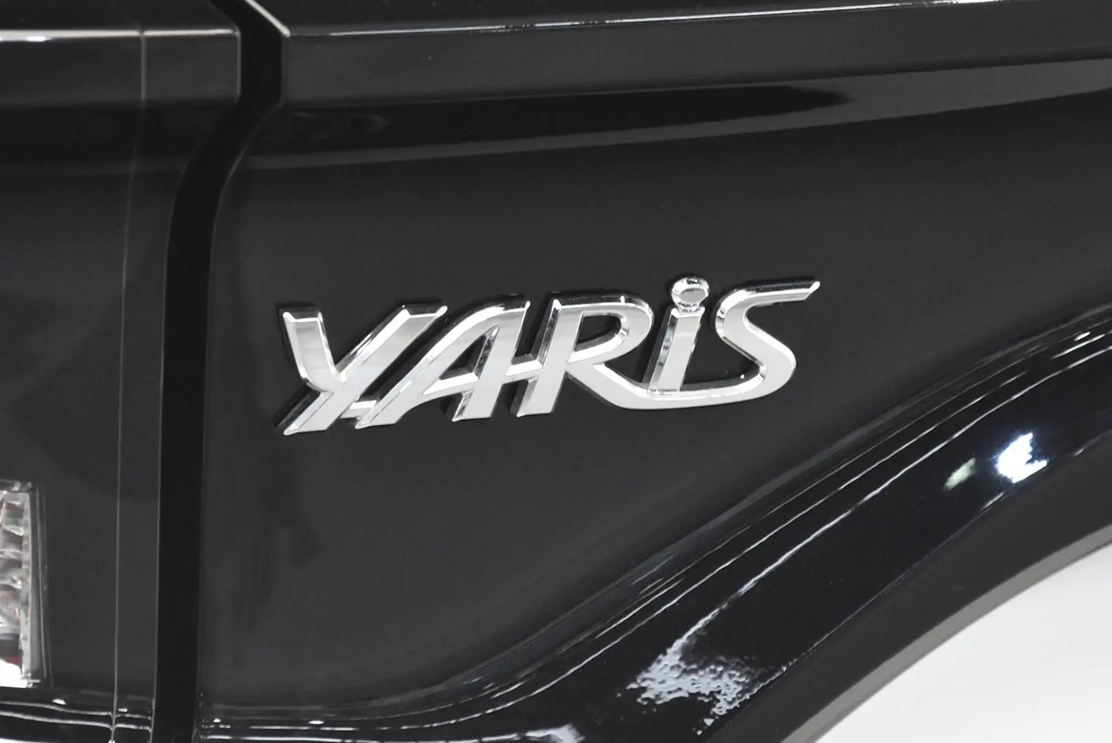 2022 Toyota Yaris Gallery Image 7