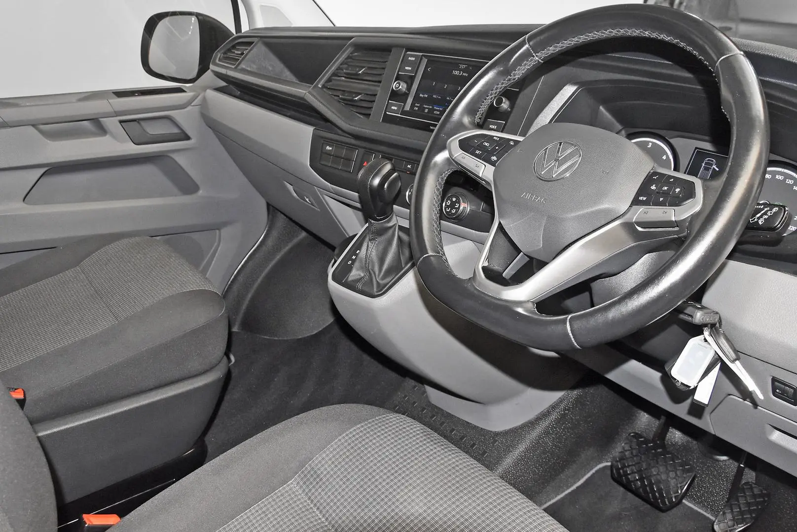 2021 Volkswagen Transporter Gallery Image 8