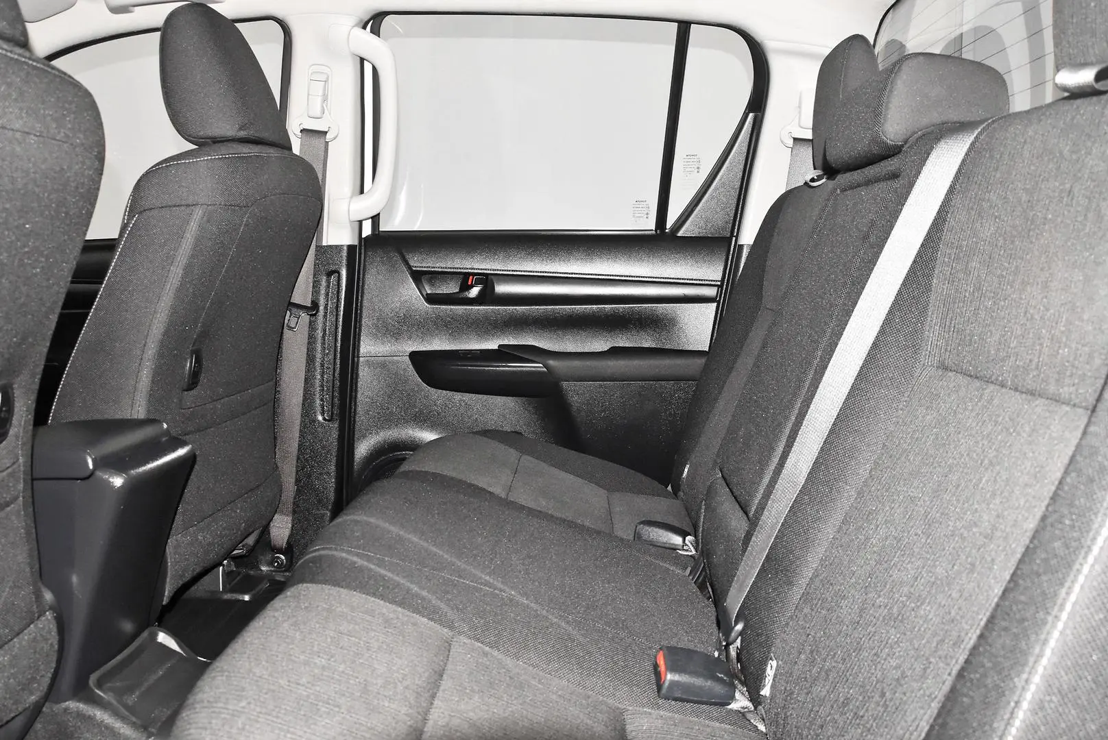 2022 Toyota Hilux Gallery Image 18