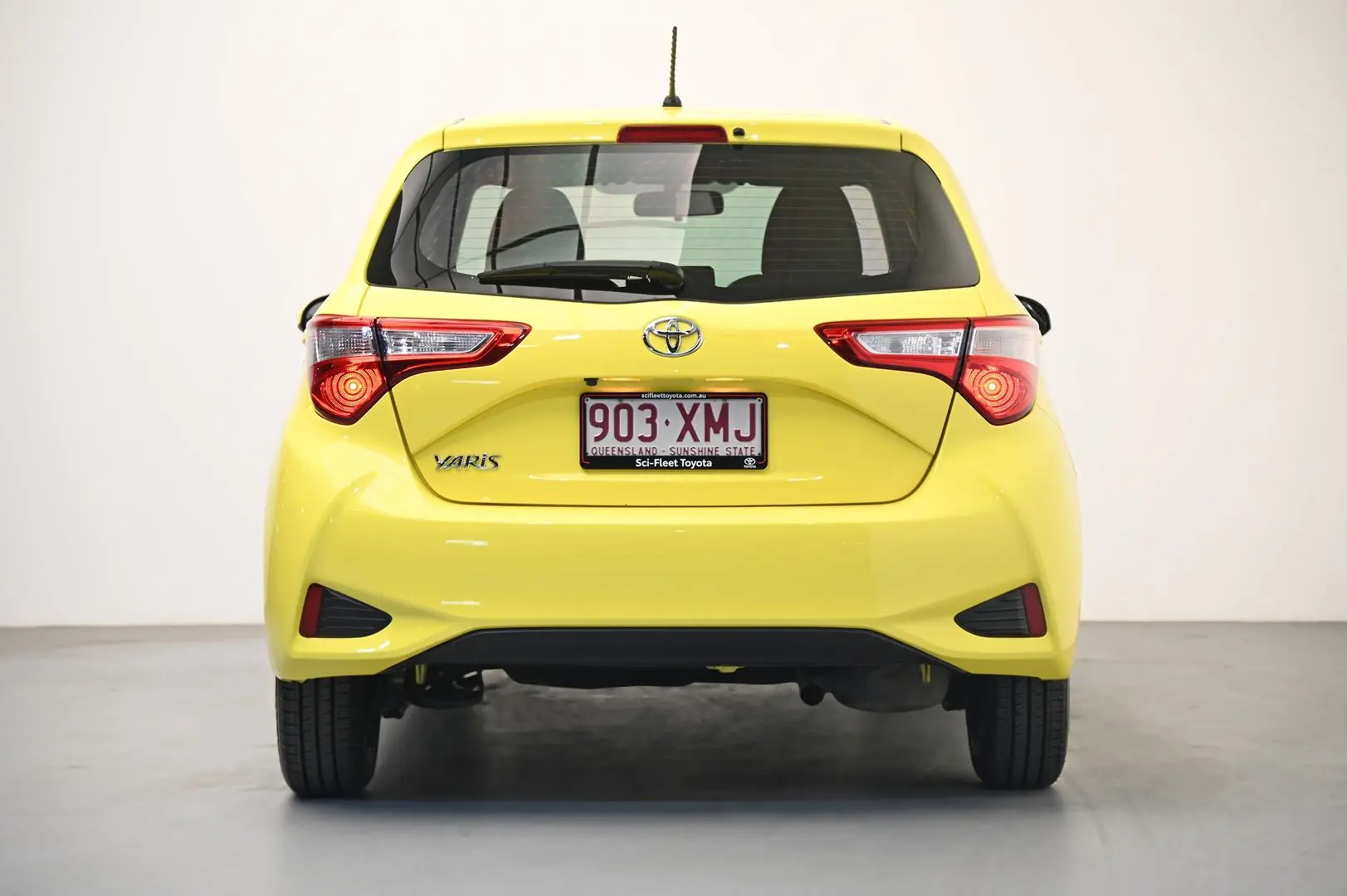 2017 Toyota Yaris Image 6