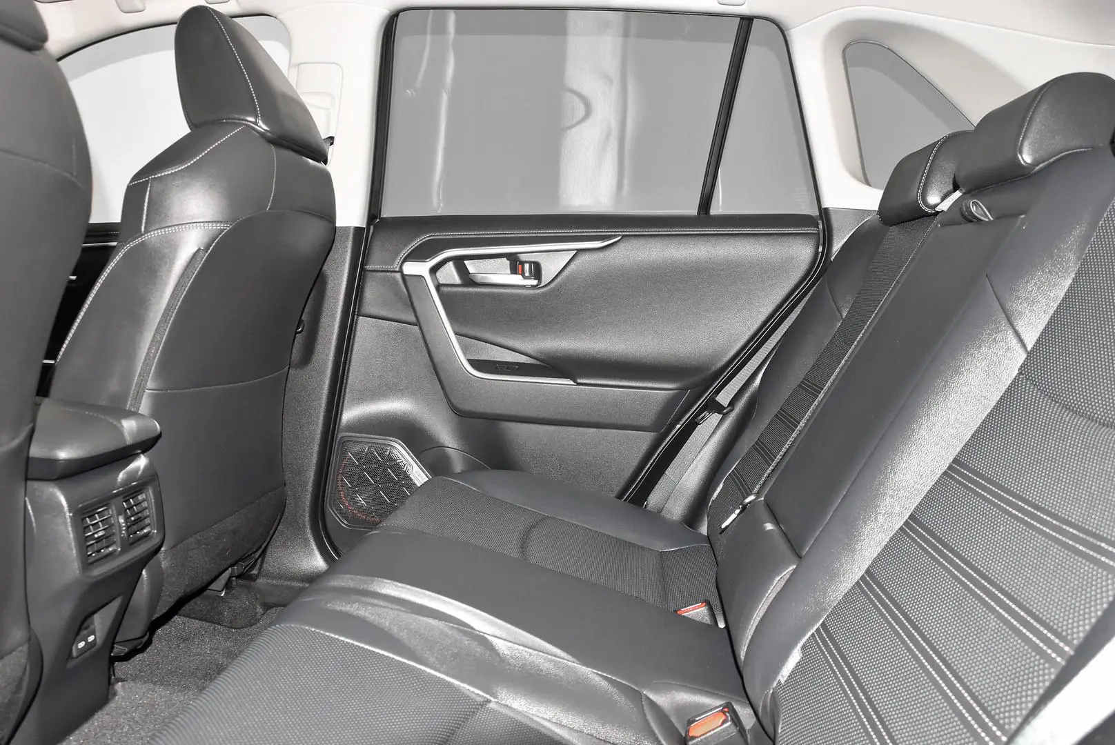 2024 Toyota RAV4 Gallery Image 19