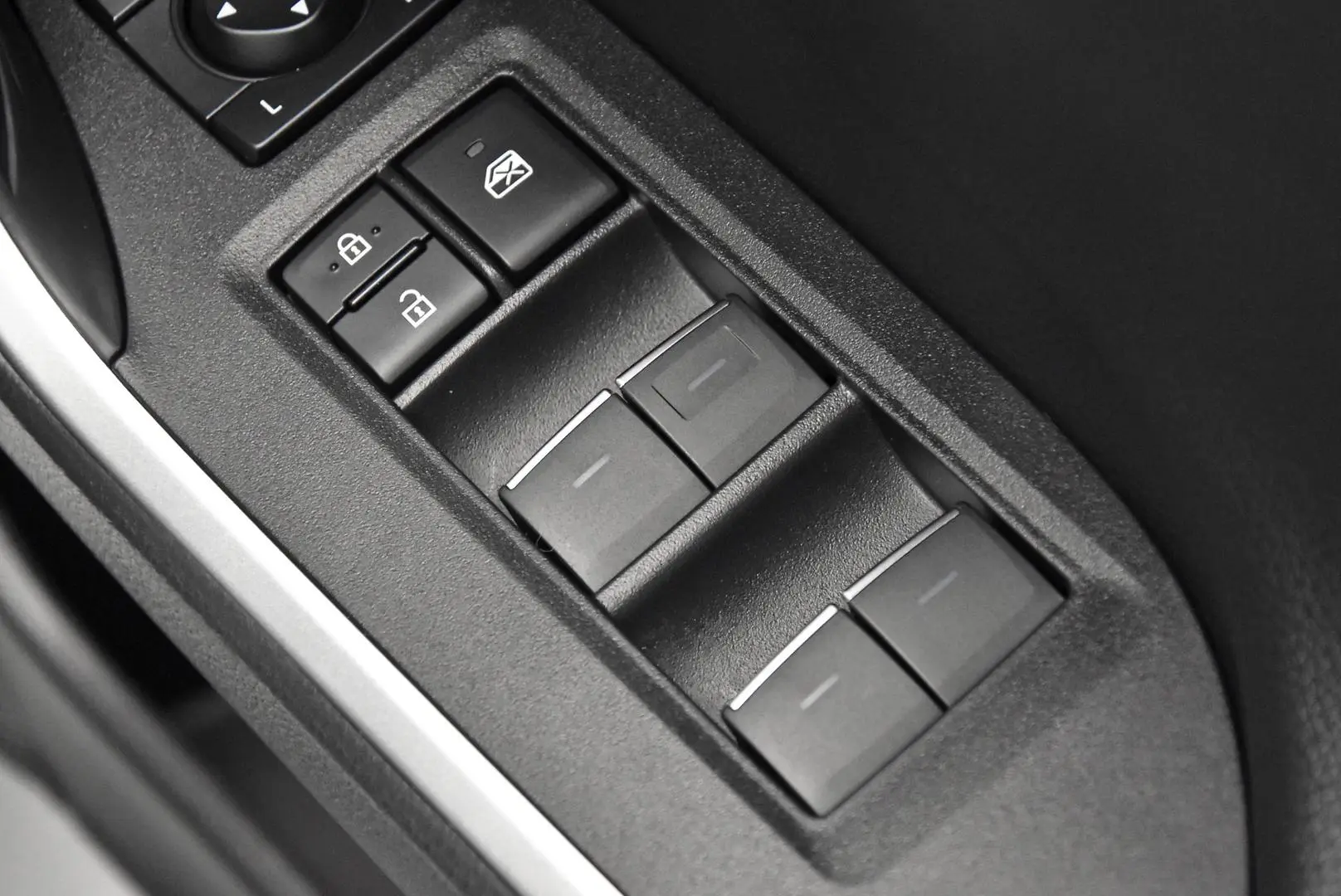 2025 Toyota RAV4 Gallery Image 10