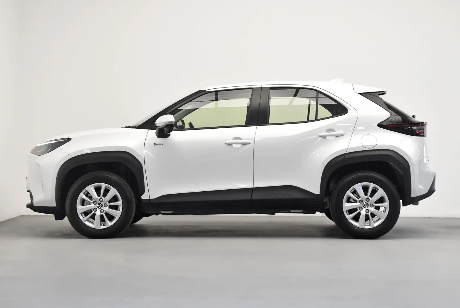 2025 Toyota Yaris Cross Gallery Image 4