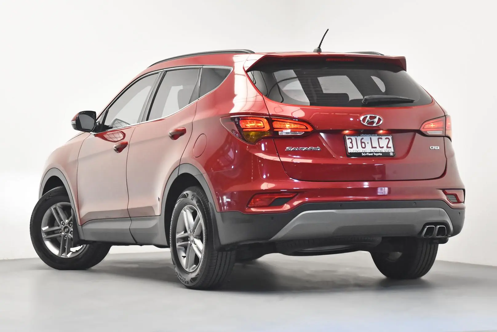 2017 Hyundai Santa Fe Gallery Image 5