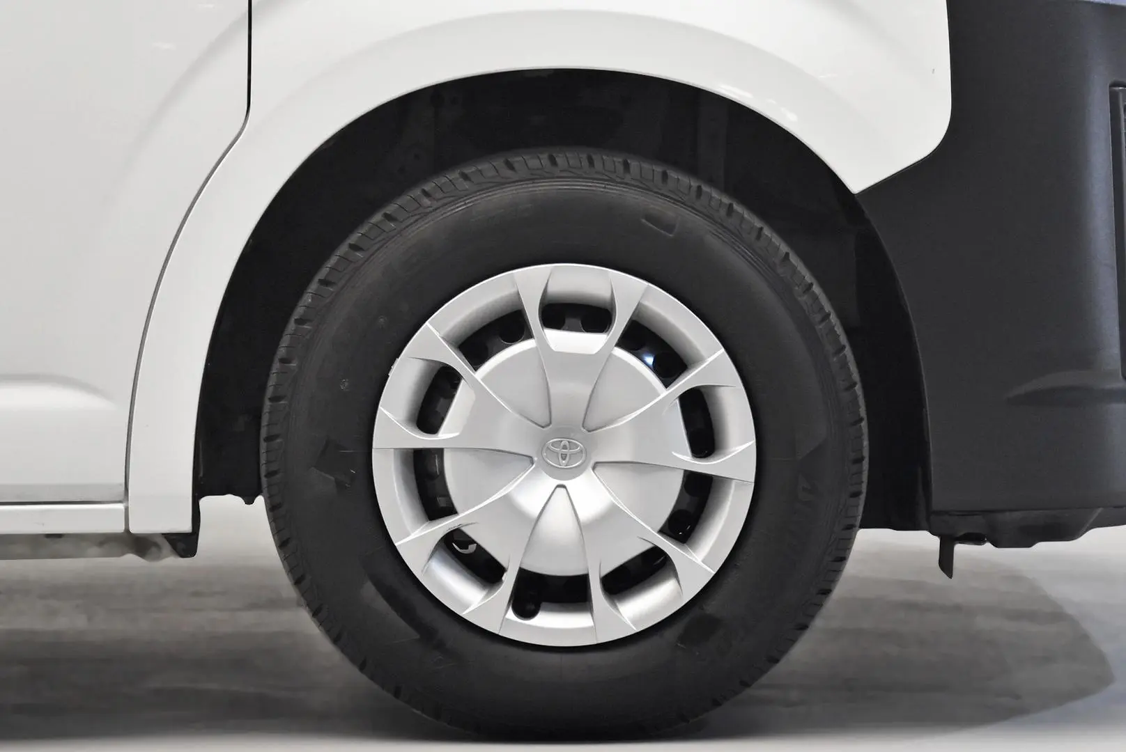 2023 Toyota Hiace Gallery Image 21