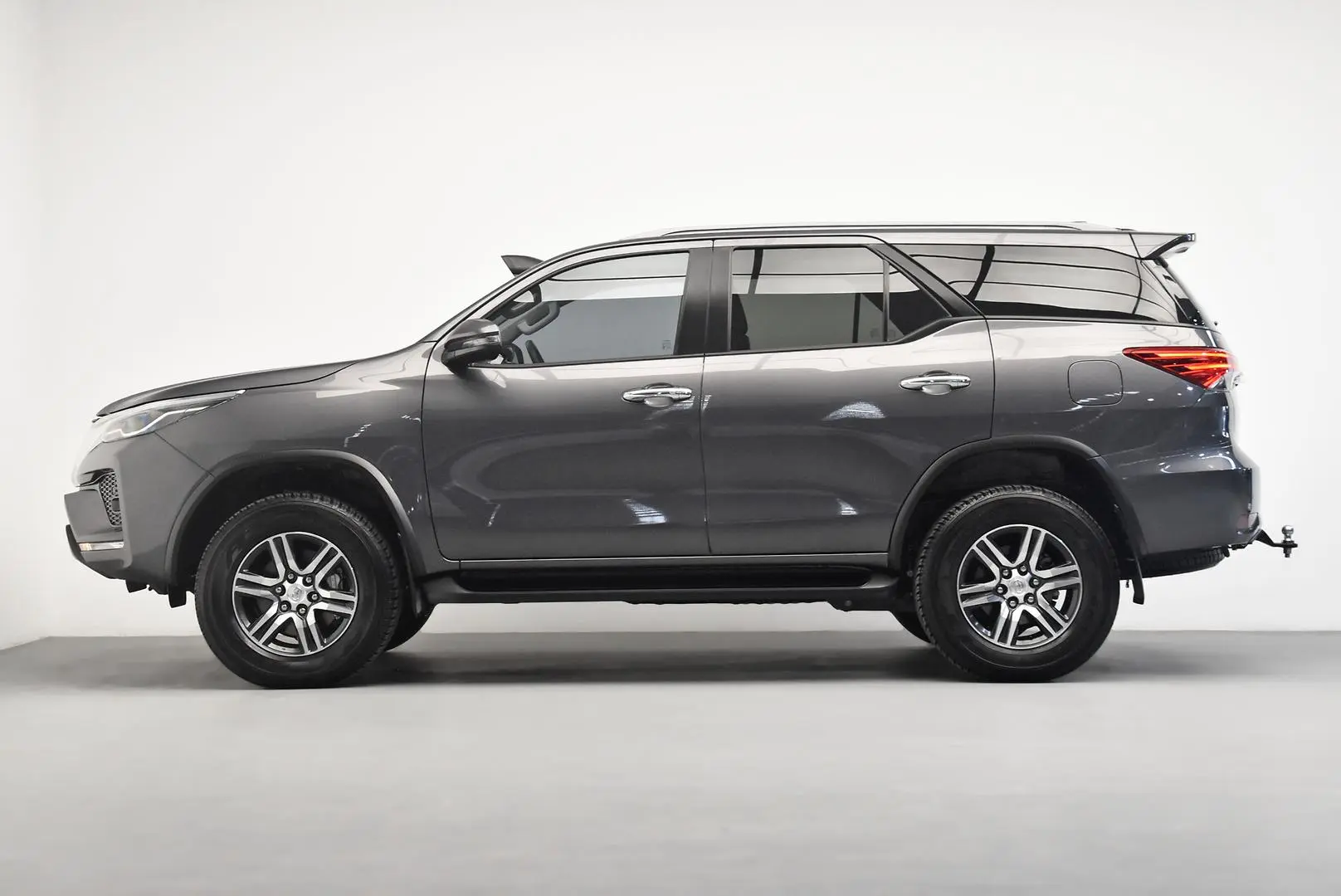 2022 Toyota Fortuner Gallery Image 21