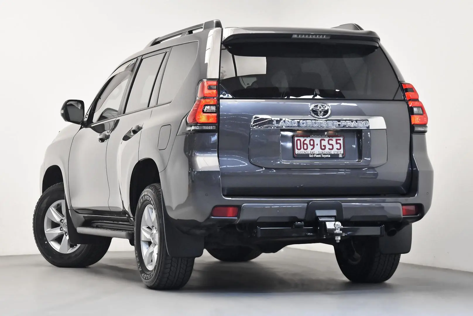 2023 Toyota Landcruiser Prado Gallery Image 5