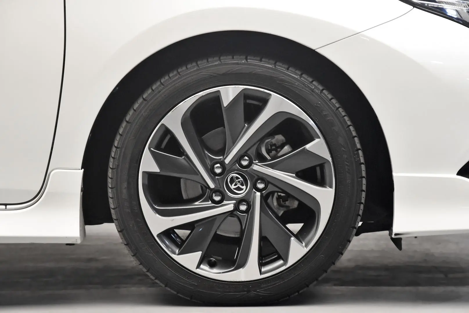 2016 Toyota Corolla Gallery Image 23