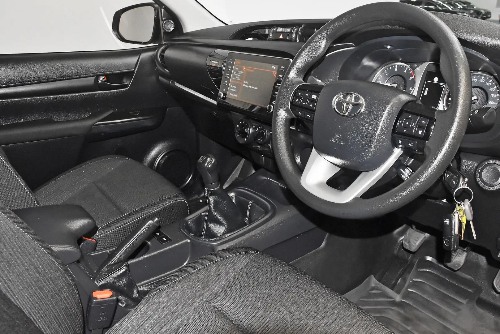 2022 Toyota Hilux Gallery Image 8