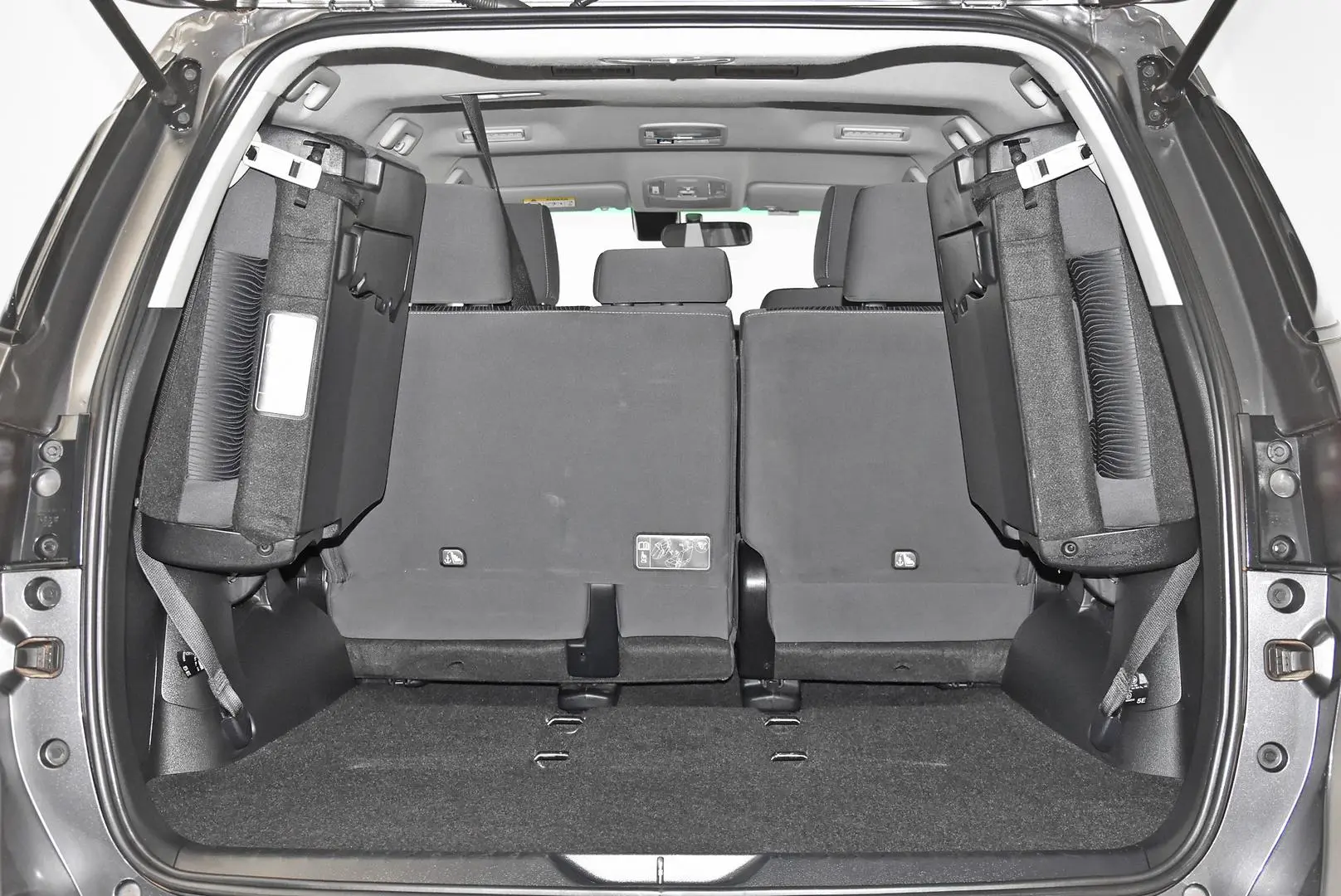 2023 Toyota Fortuner Gallery Image 19