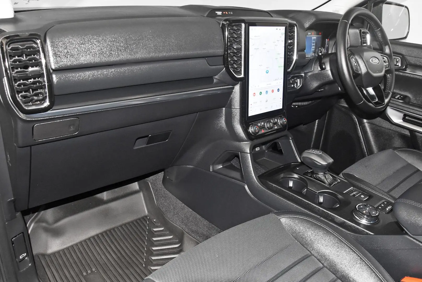 2025 Ford Everest Gallery Image 16