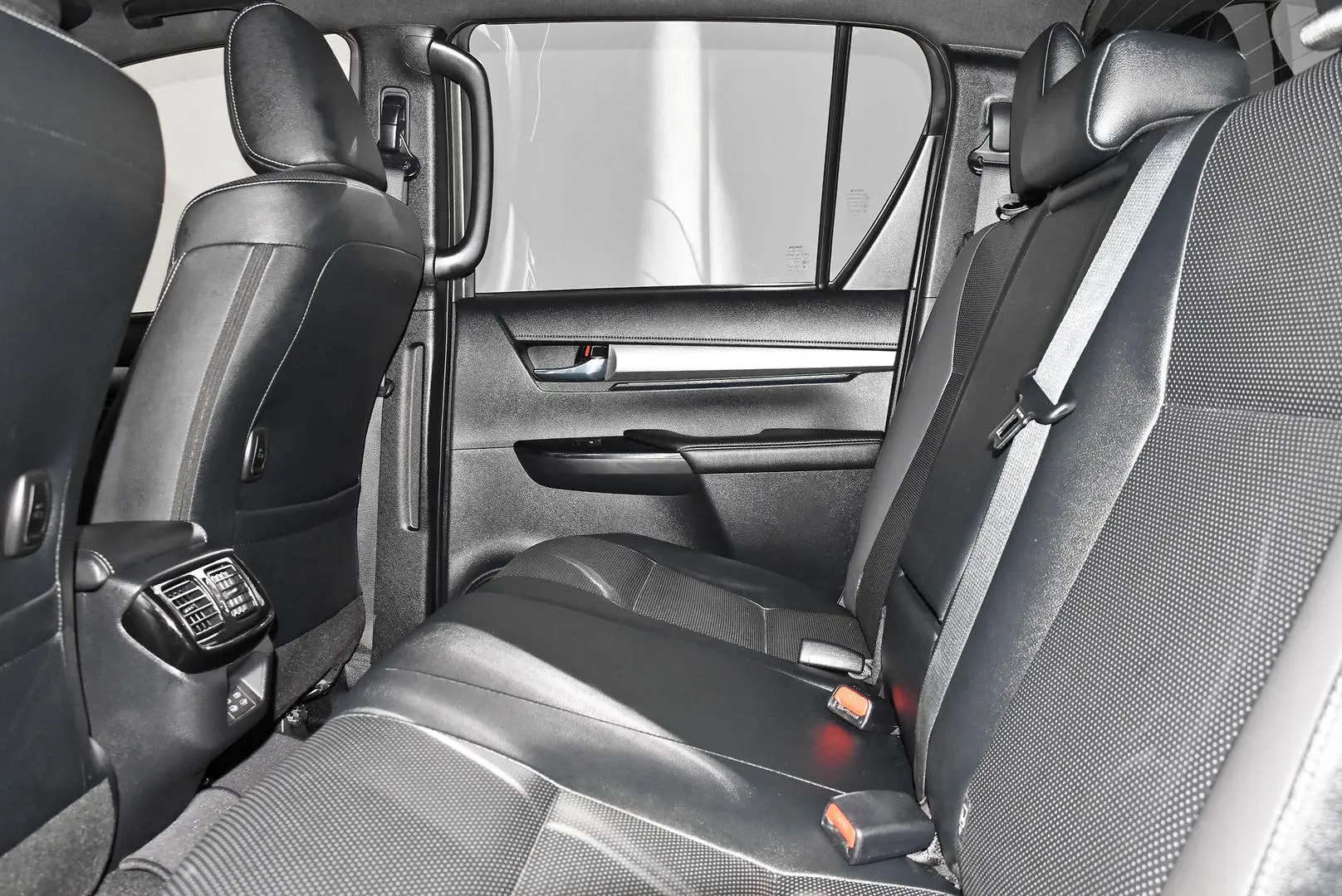 2024 Toyota Hilux Gallery Image 19