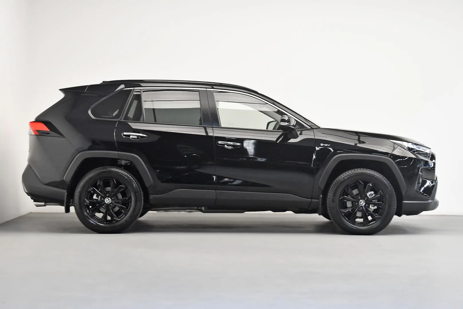 2025 Toyota RAV4 Gallery Image 3