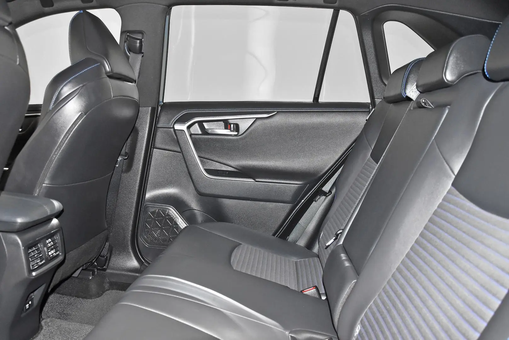 2022 Toyota RAV4 Gallery Image 19