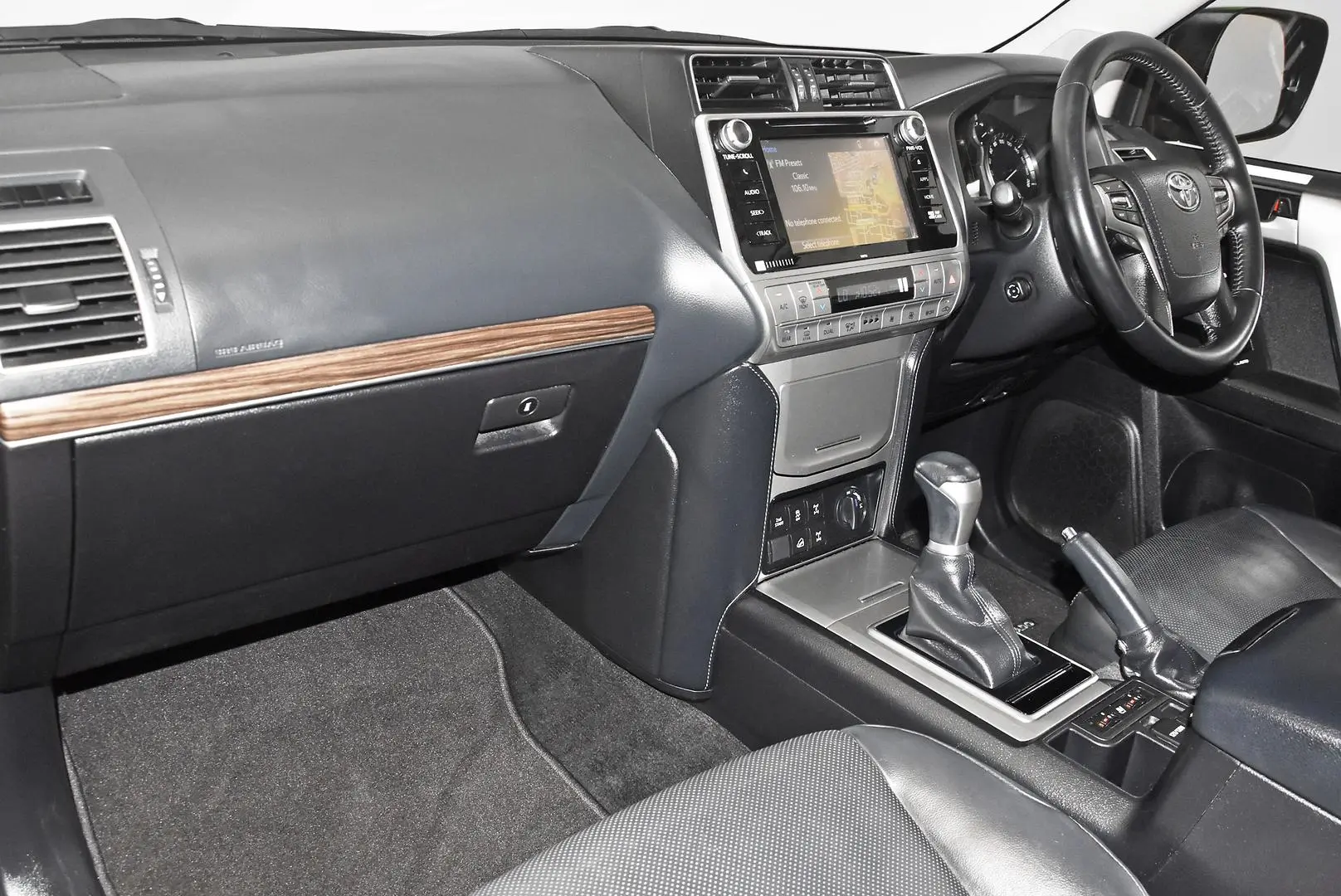 2019 Toyota Landcruiser Prado Gallery Image 15