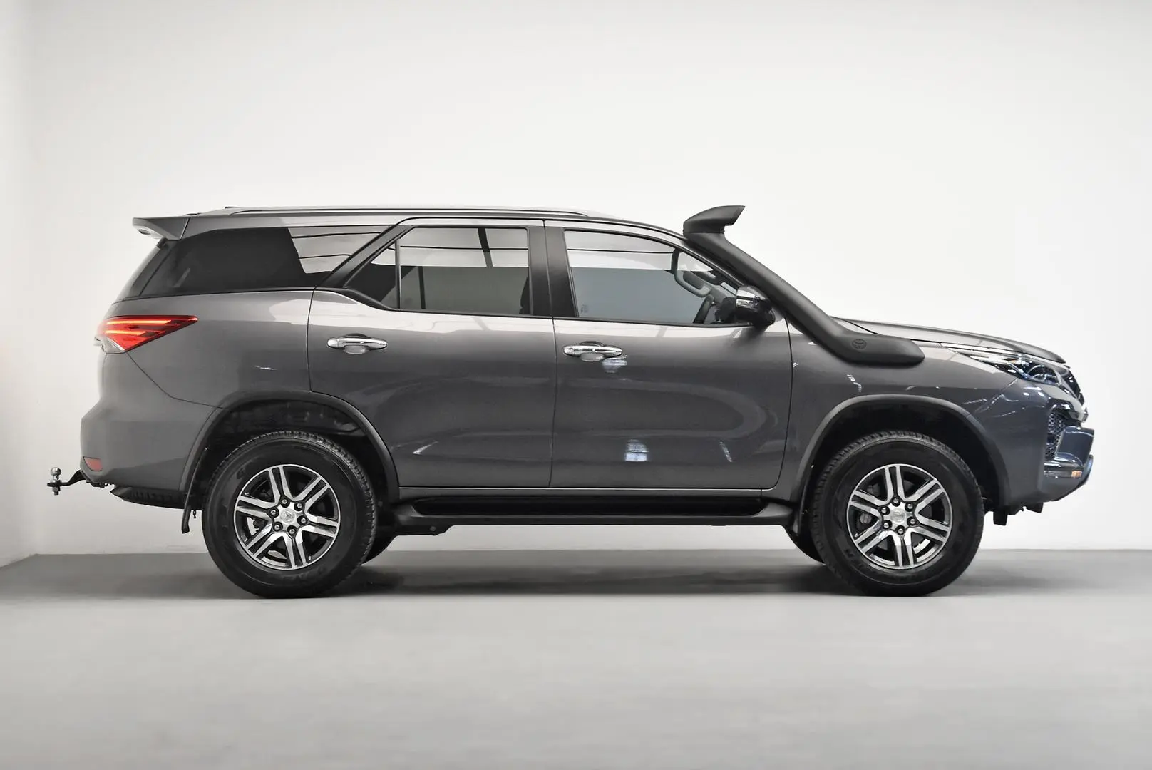 2022 Toyota Fortuner Gallery Image 3