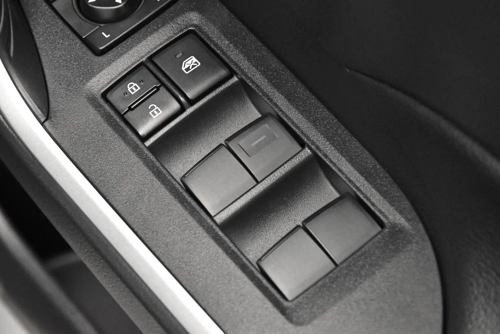 2025 Toyota RAV4 Gallery Image 10