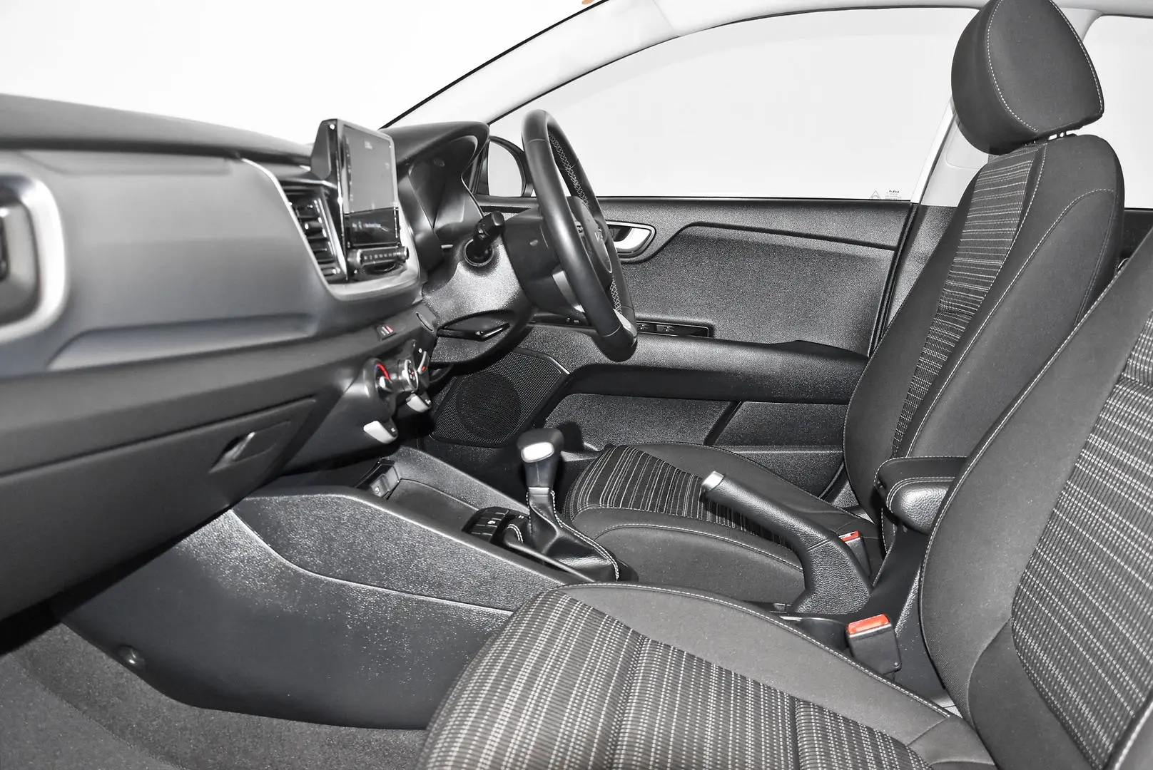 2022 Kia Stonic Gallery Image 17