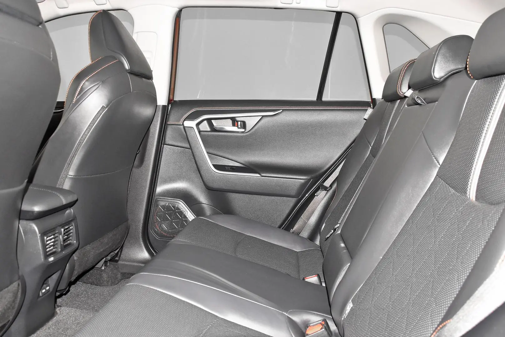 2023 Toyota RAV4 Gallery Image 19