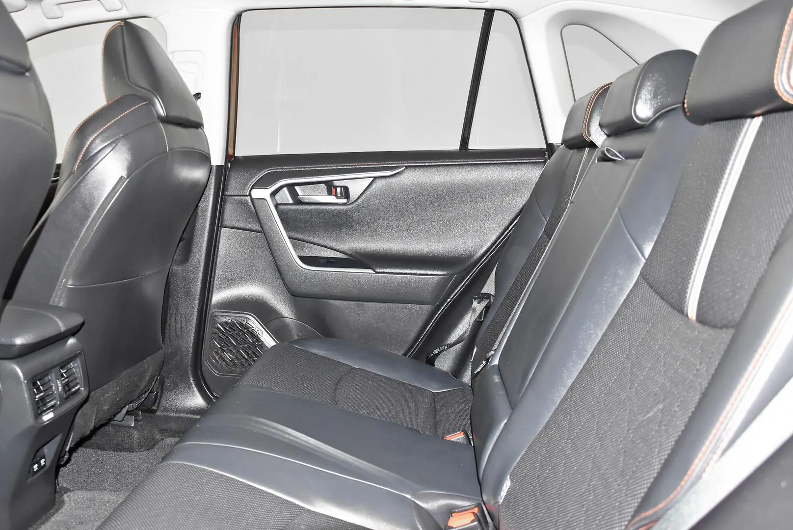 2020 Toyota RAV4 Gallery Image 19