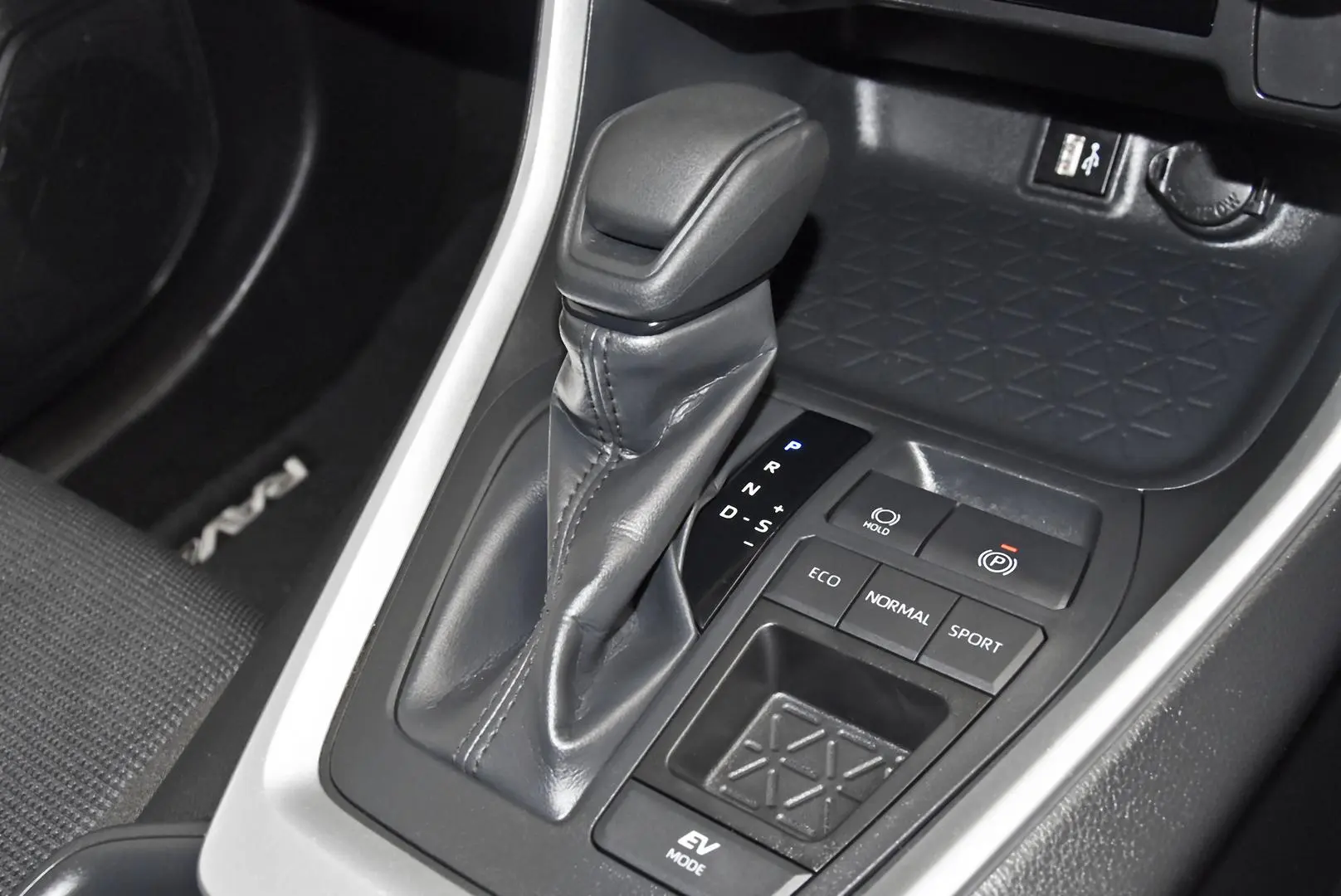 2024 Toyota RAV4 Gallery Image 14