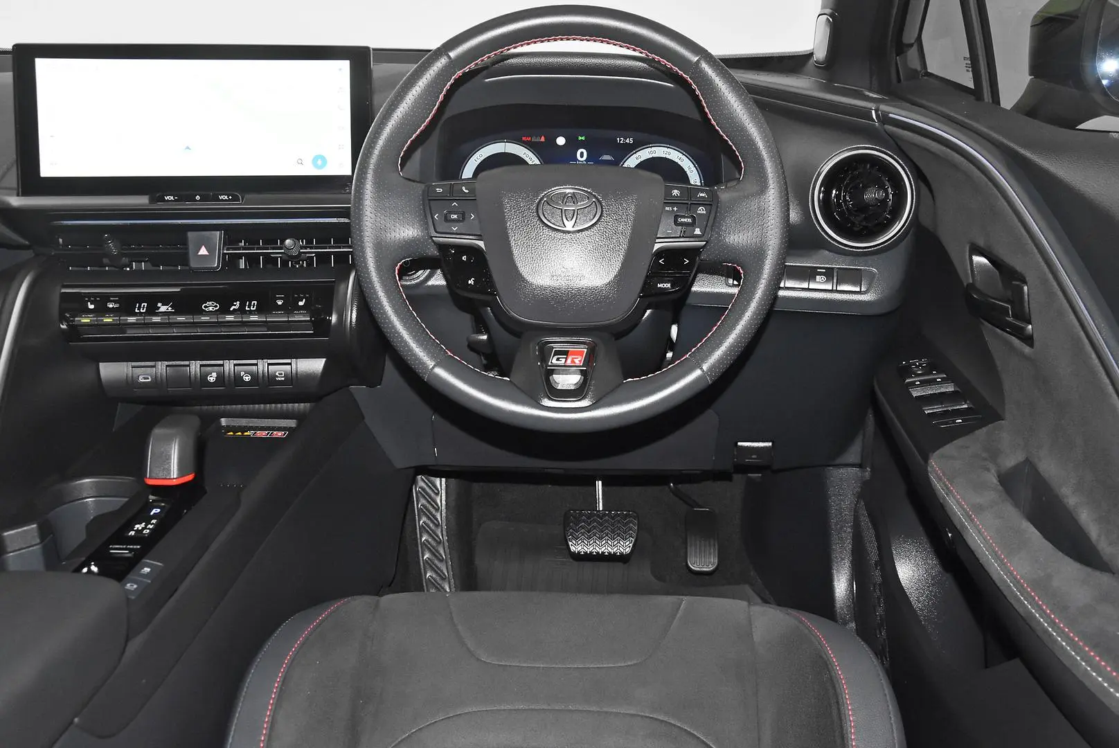 2025 Toyota C-HR Gallery Image 15