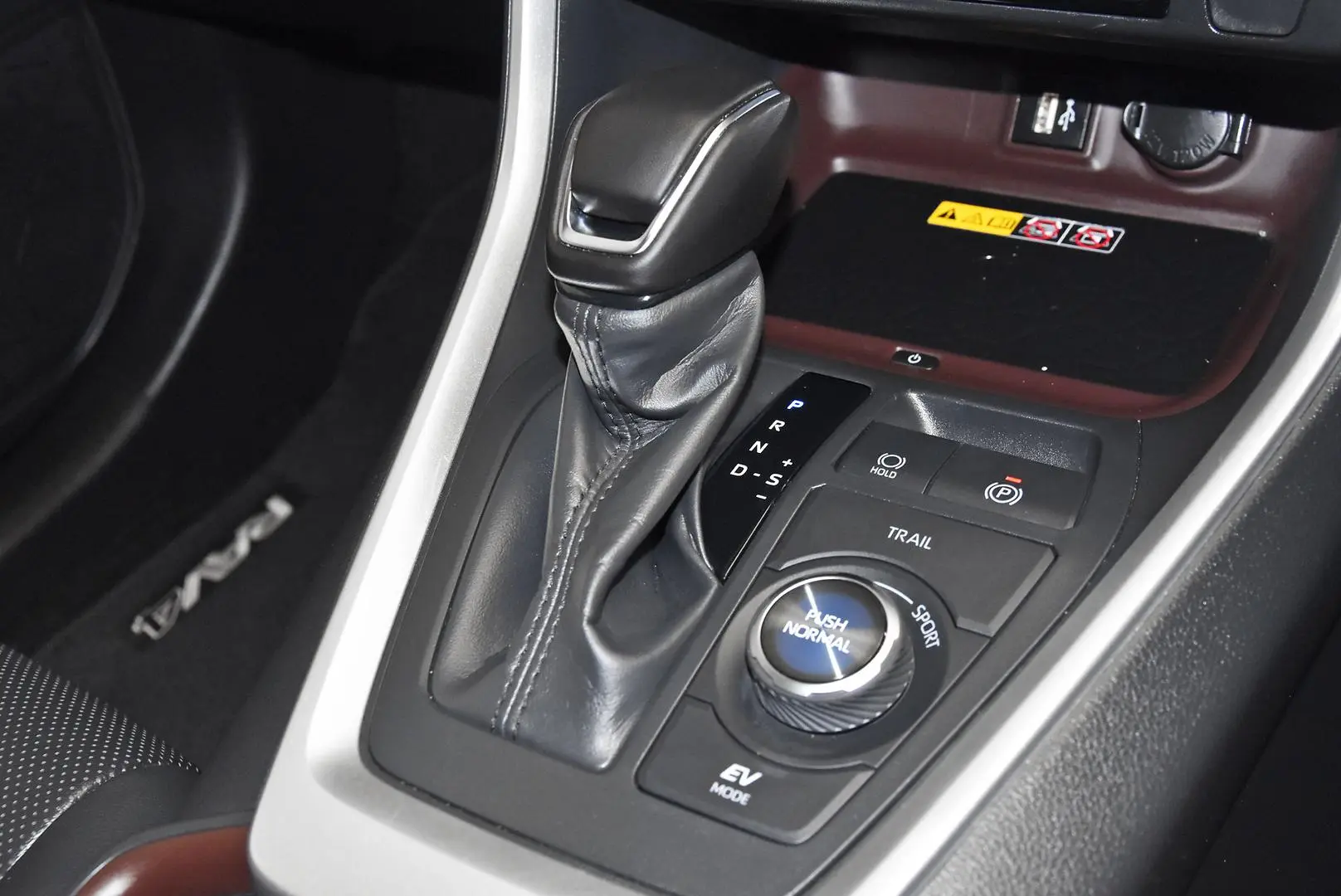 2024 Toyota RAV4 Gallery Image 14