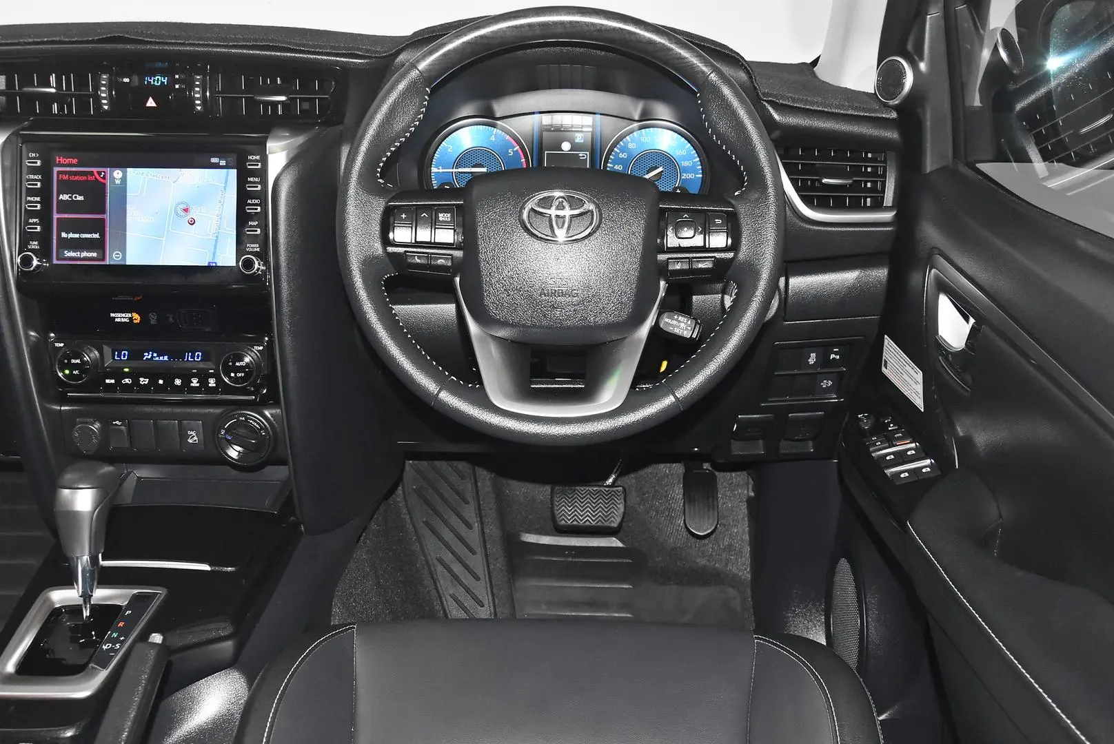 2022 Toyota Fortuner Gallery Image 13