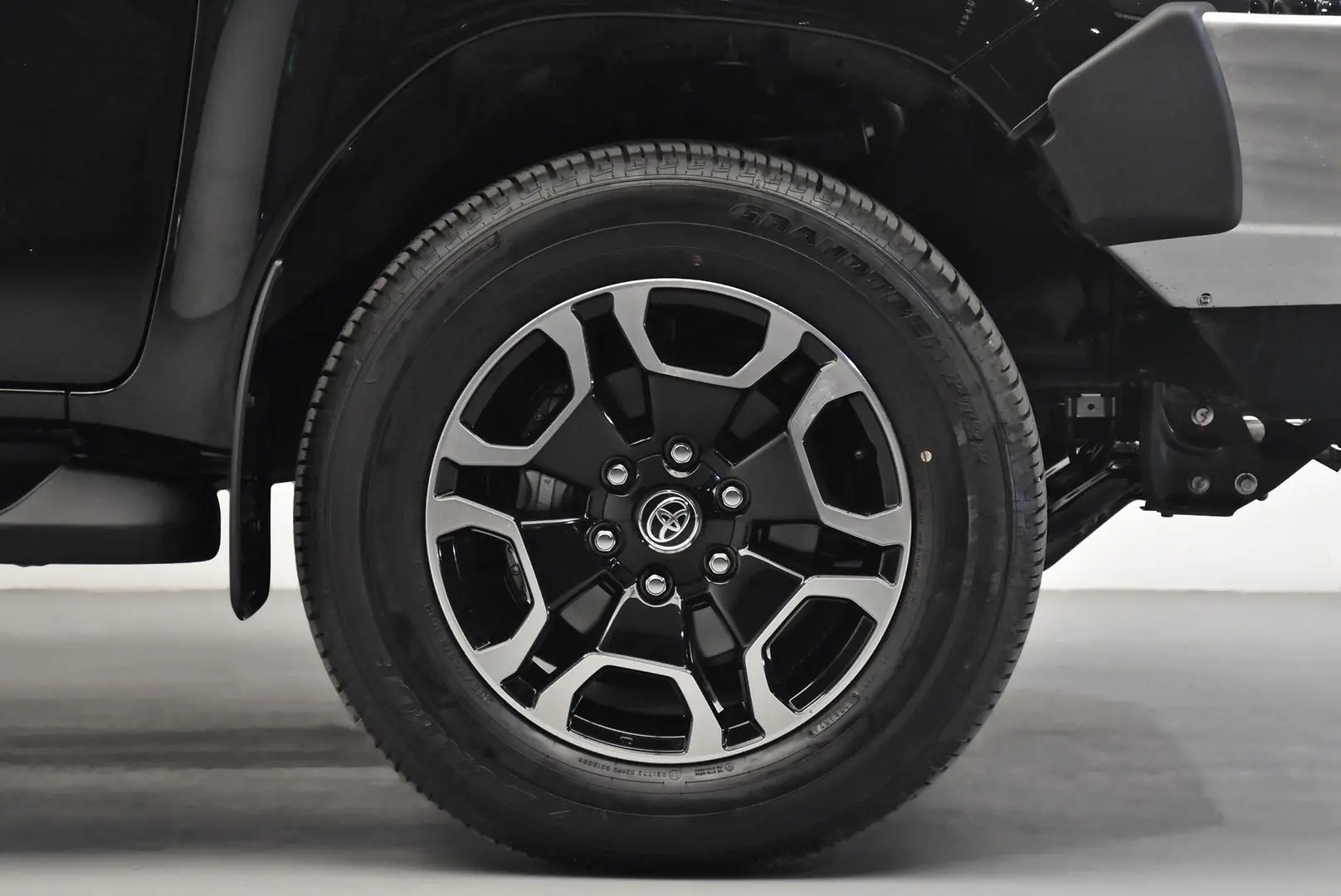 2025 Toyota Hilux Gallery Image 23