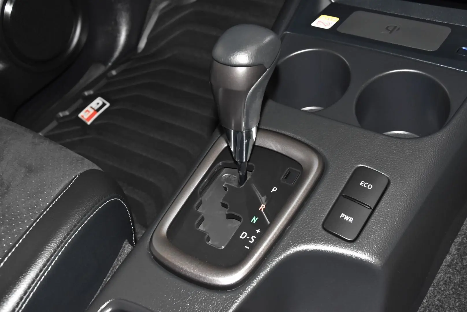 2024 Toyota Hilux Gallery Image 13