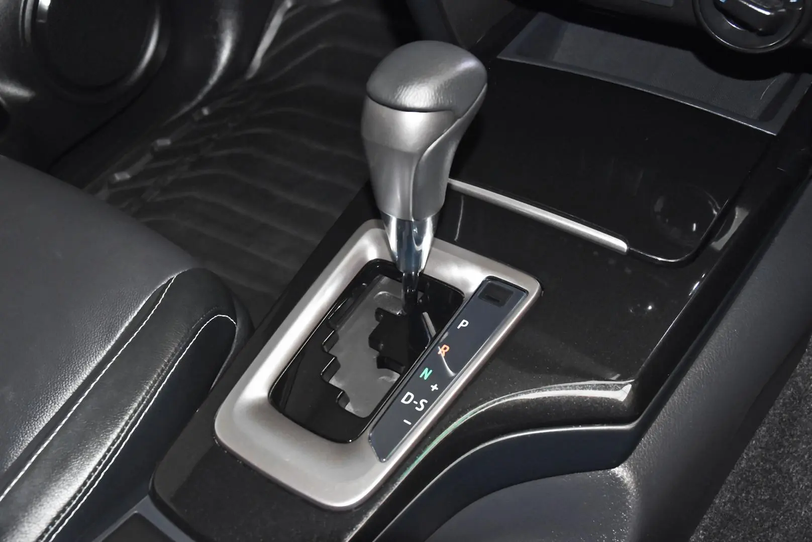 2022 Toyota Fortuner Gallery Image 10