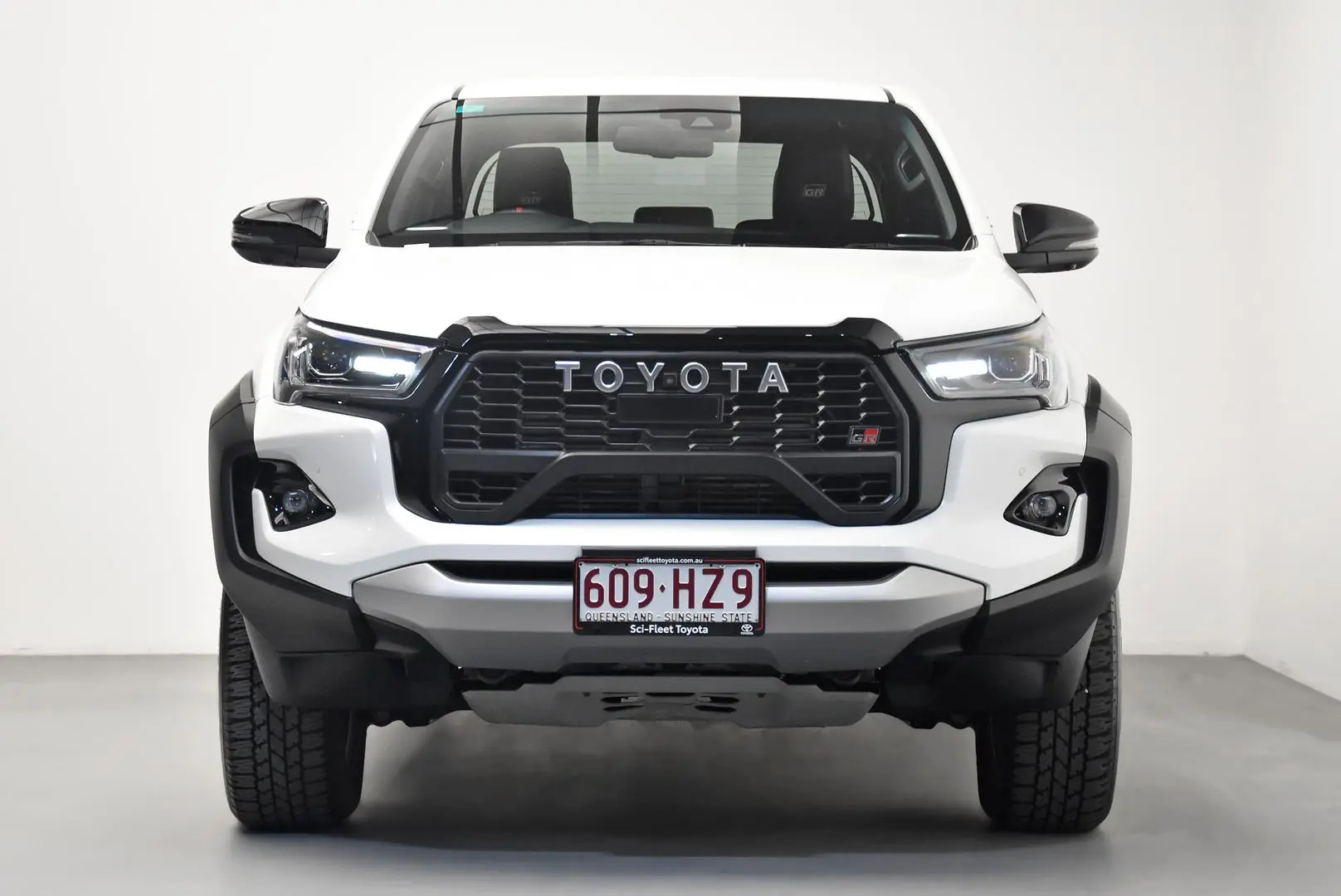 2023 Toyota Hilux Gallery Image 2