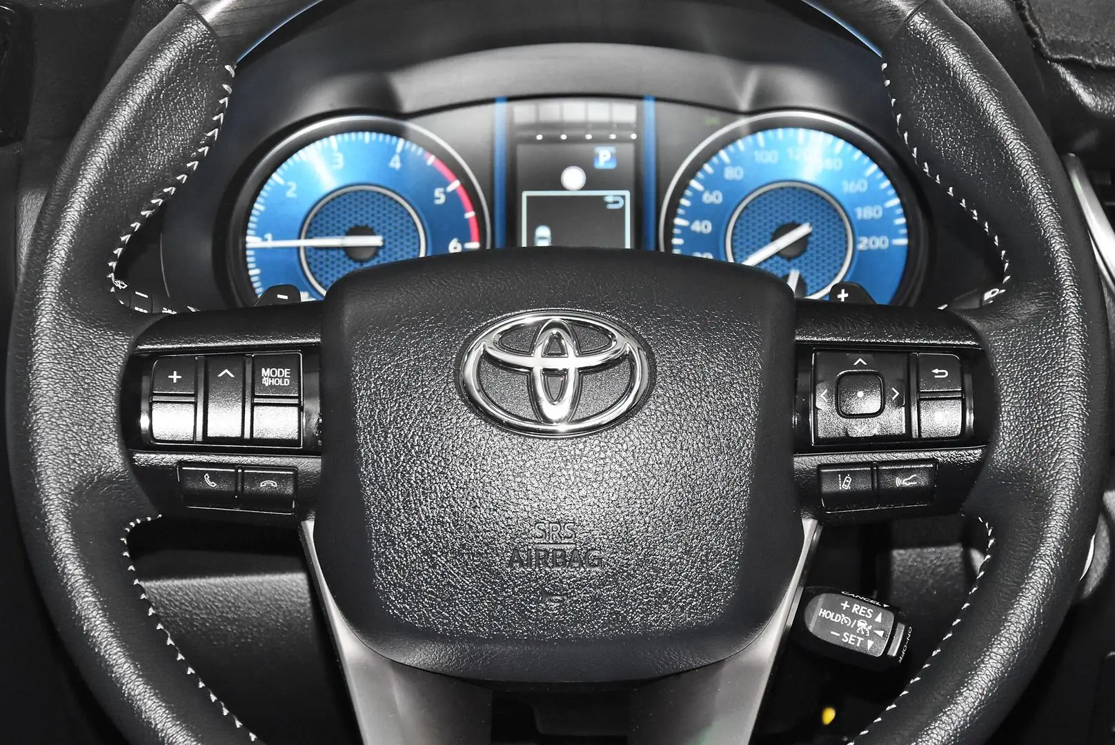 2022 Toyota Fortuner Gallery Image 14