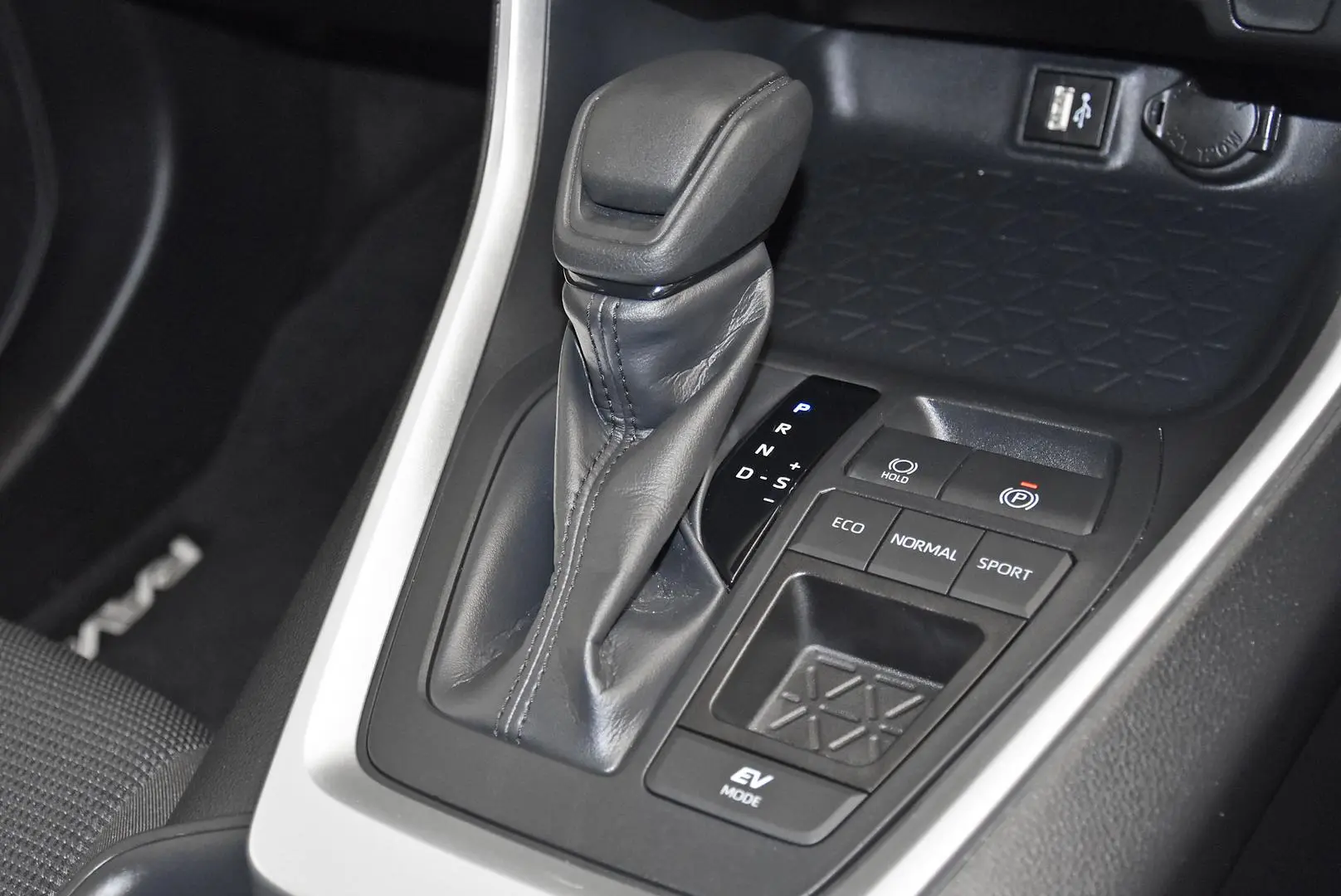2024 Toyota RAV4 Gallery Image 14