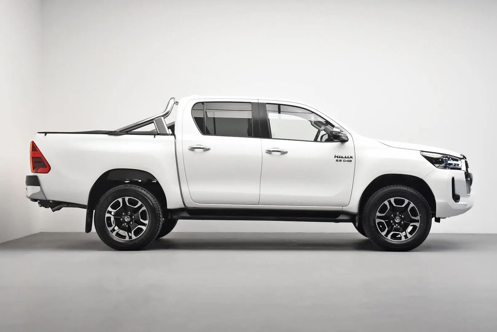2023 Toyota Hilux Gallery Image 3