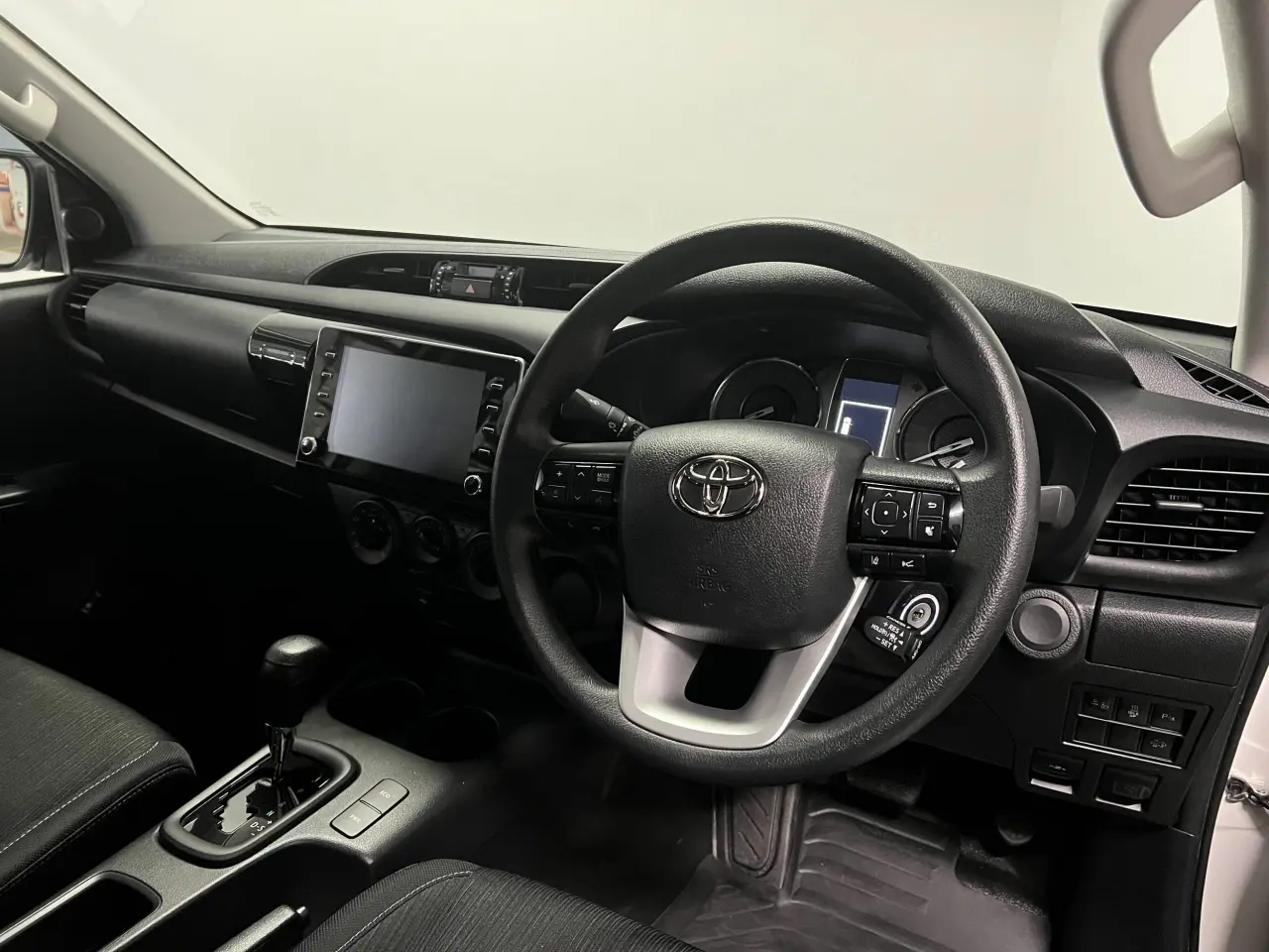 2024 TOYOTA HILUX Gallery Image 10