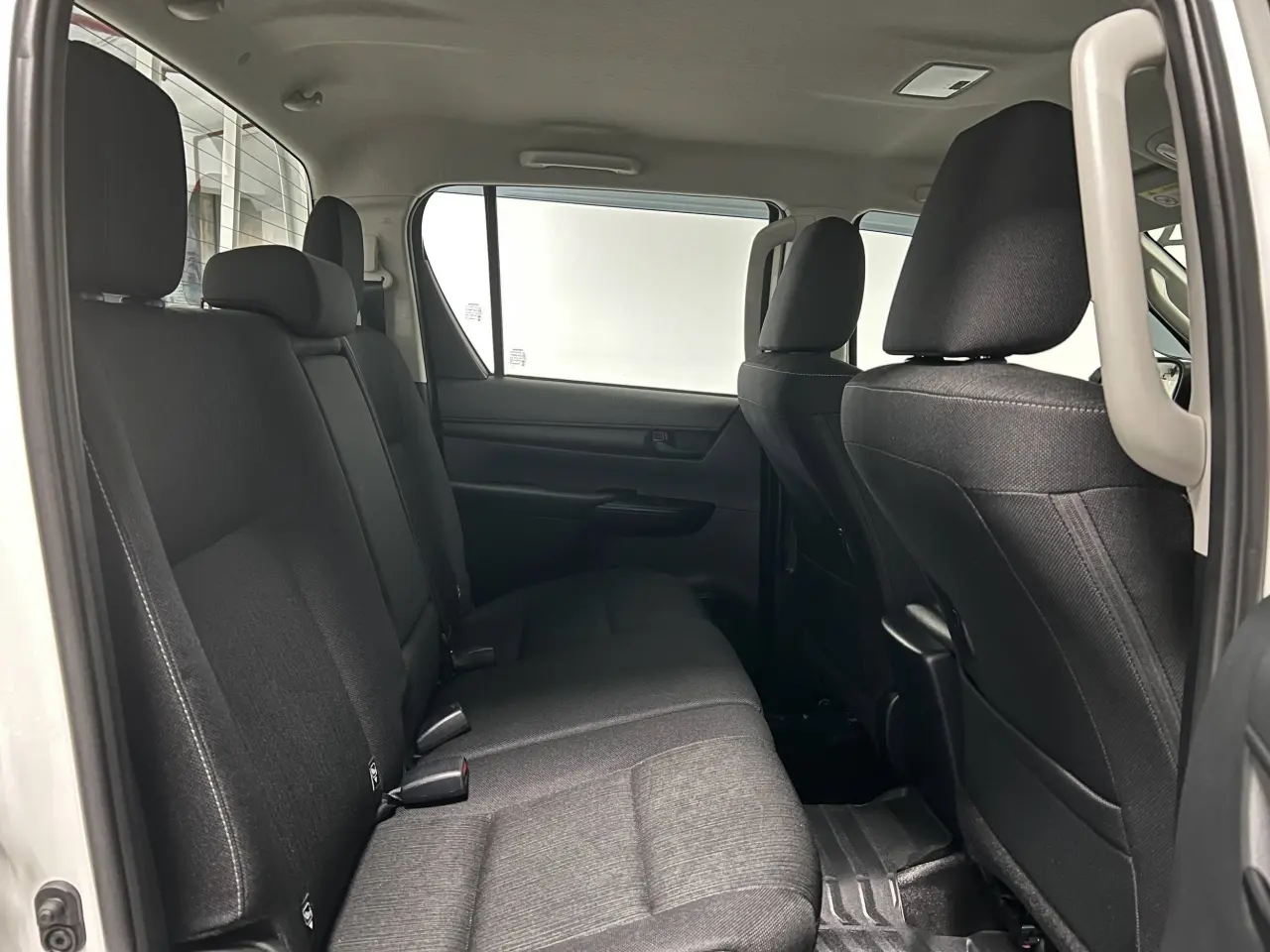 2024 TOYOTA HILUX Gallery Image 11