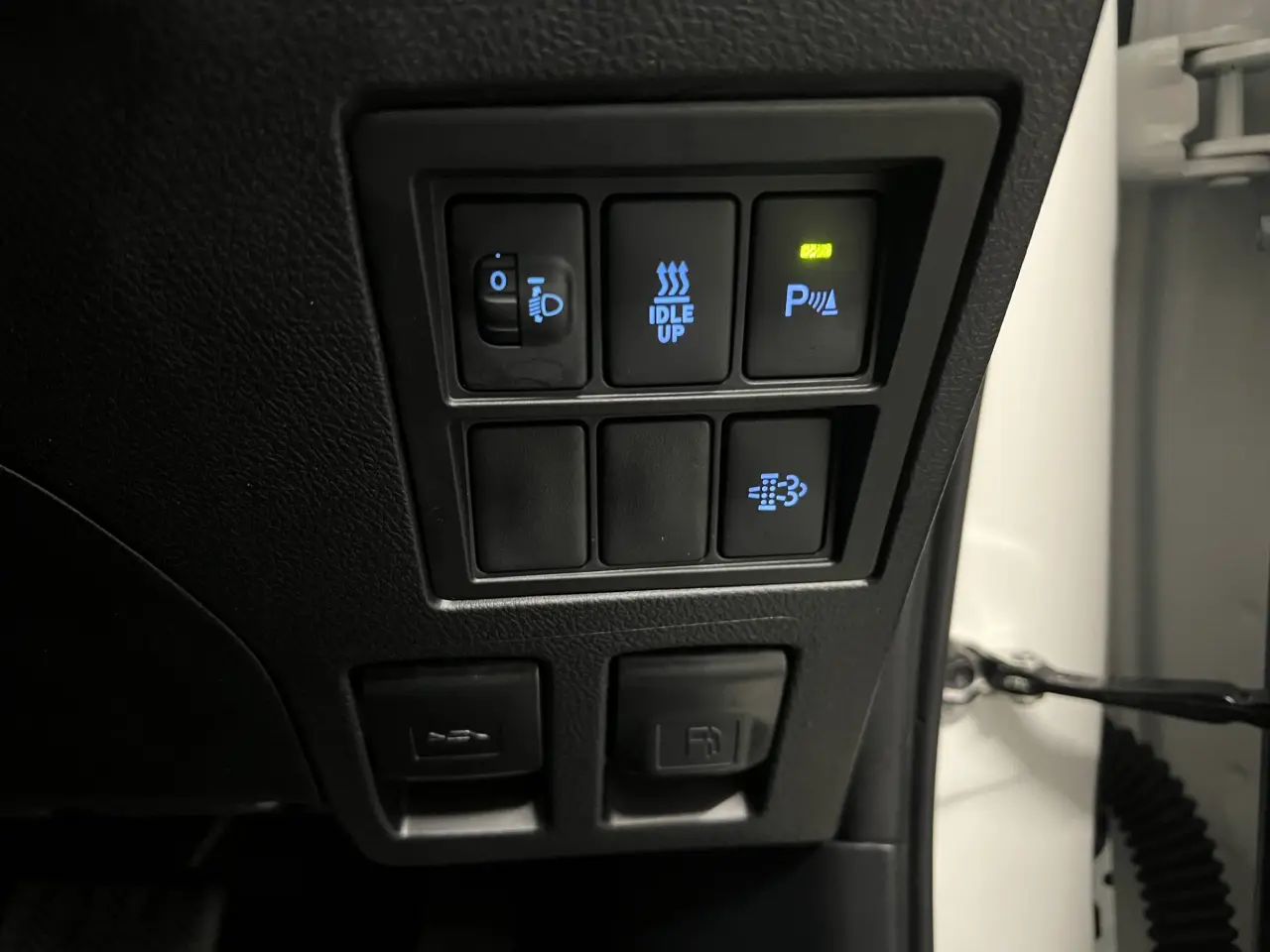 2024 TOYOTA HILUX Gallery Image 20